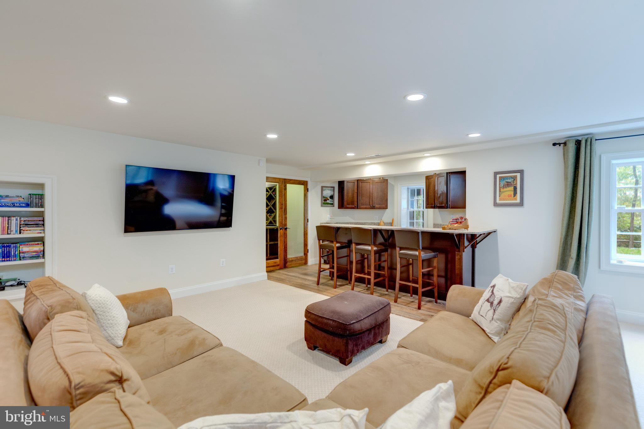 DEVILLE ESTATES - Residential