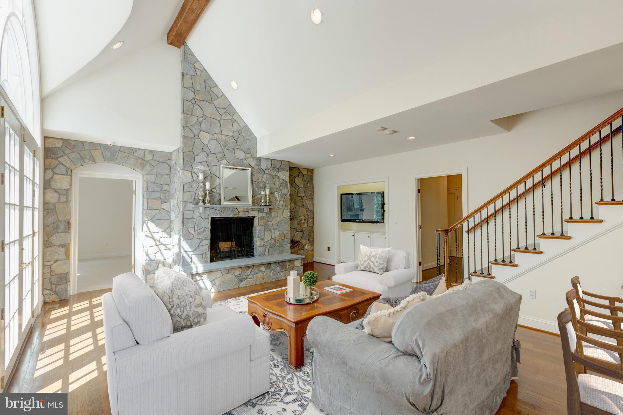 DEVILLE ESTATES - Residential