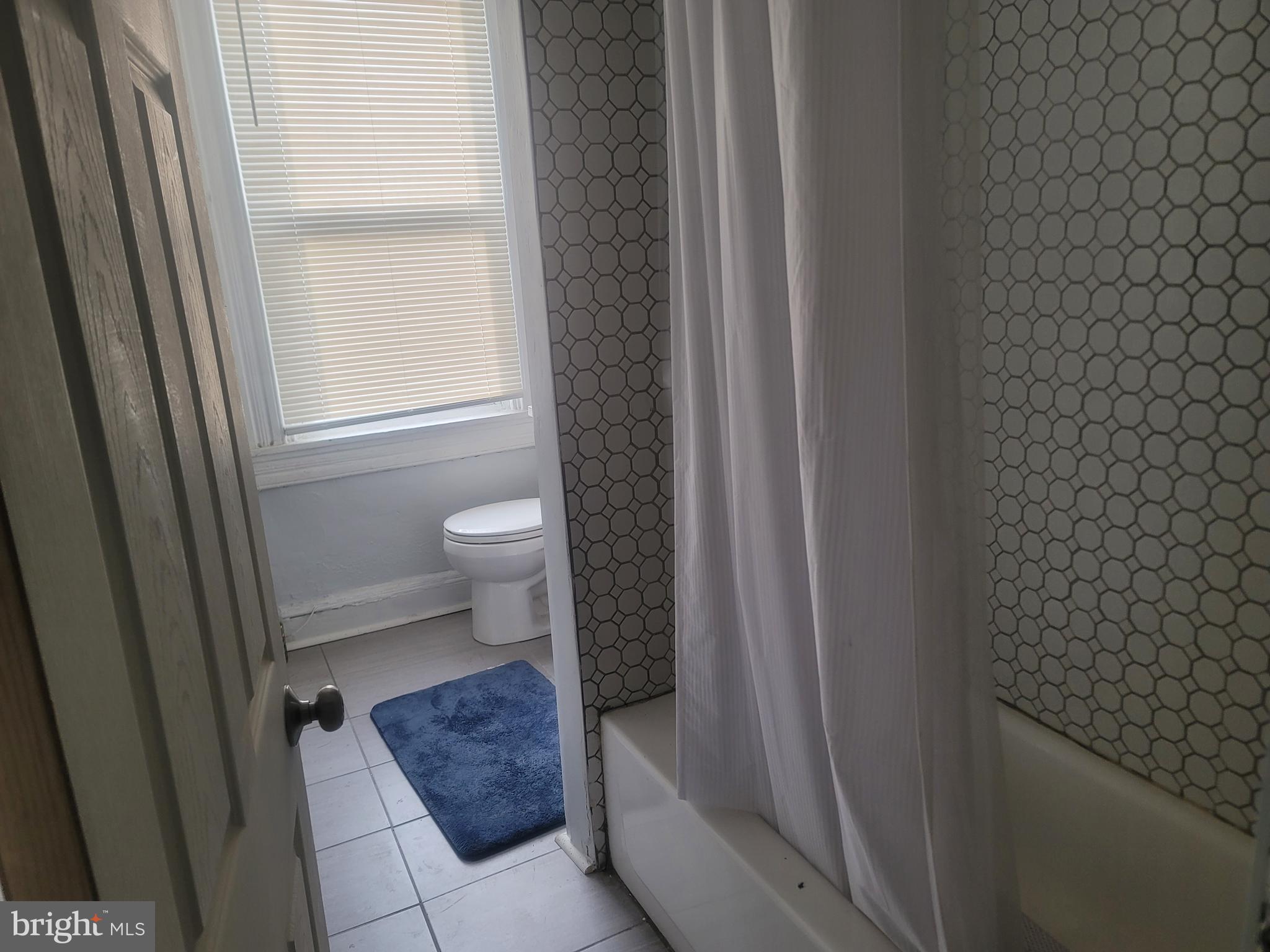 BROADWAY EAST - Residential Lease