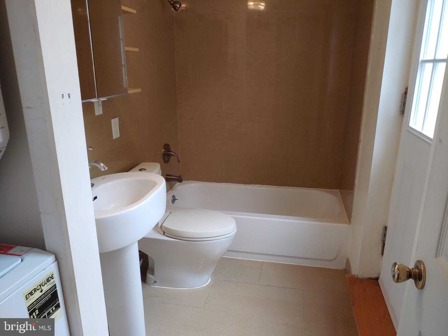 DICKINSON NARROWS - Residential Lease