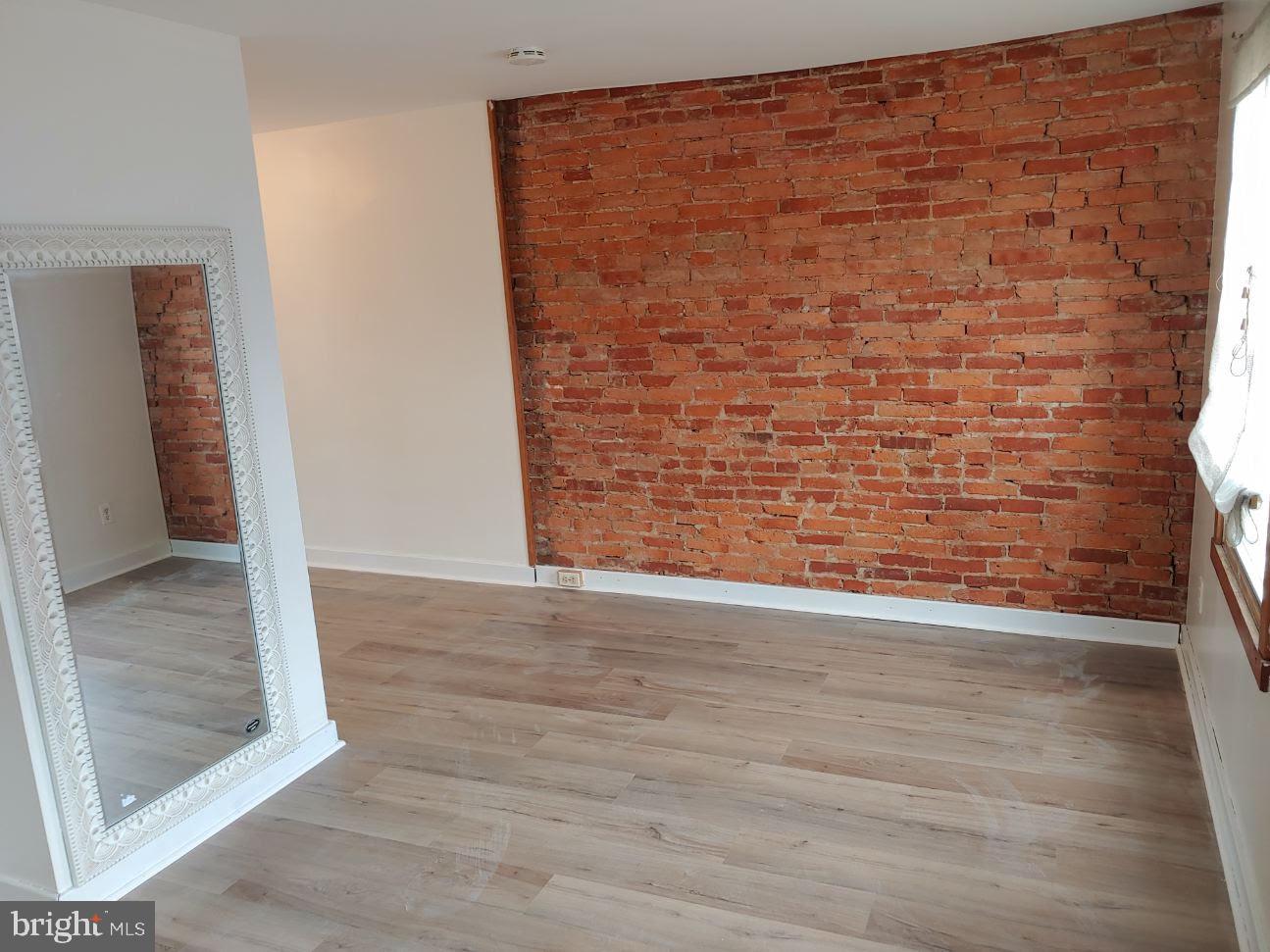 DICKINSON NARROWS - Residential Lease