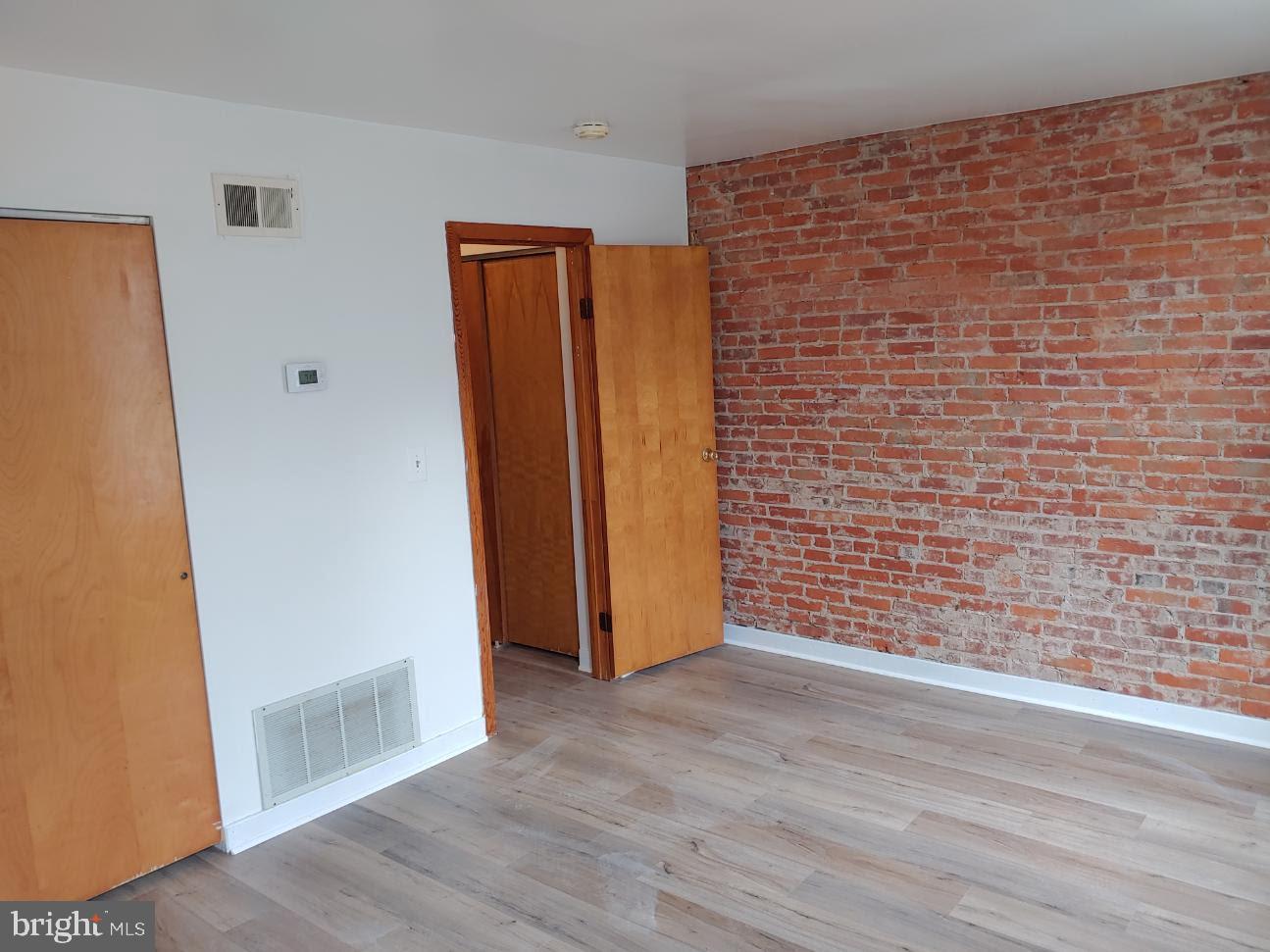 DICKINSON NARROWS - Residential Lease