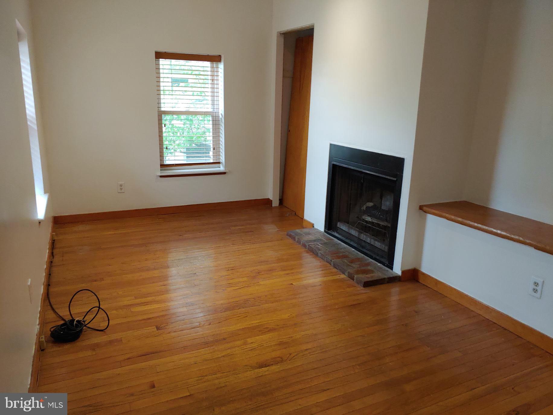 DICKINSON NARROWS - Residential Lease