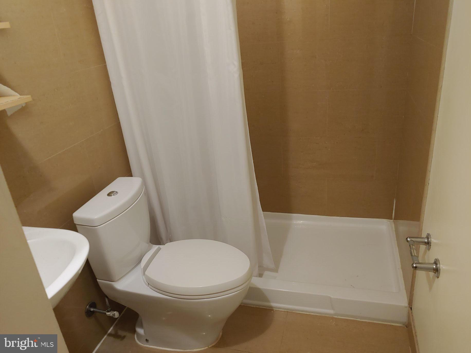 DICKINSON NARROWS - Residential Lease