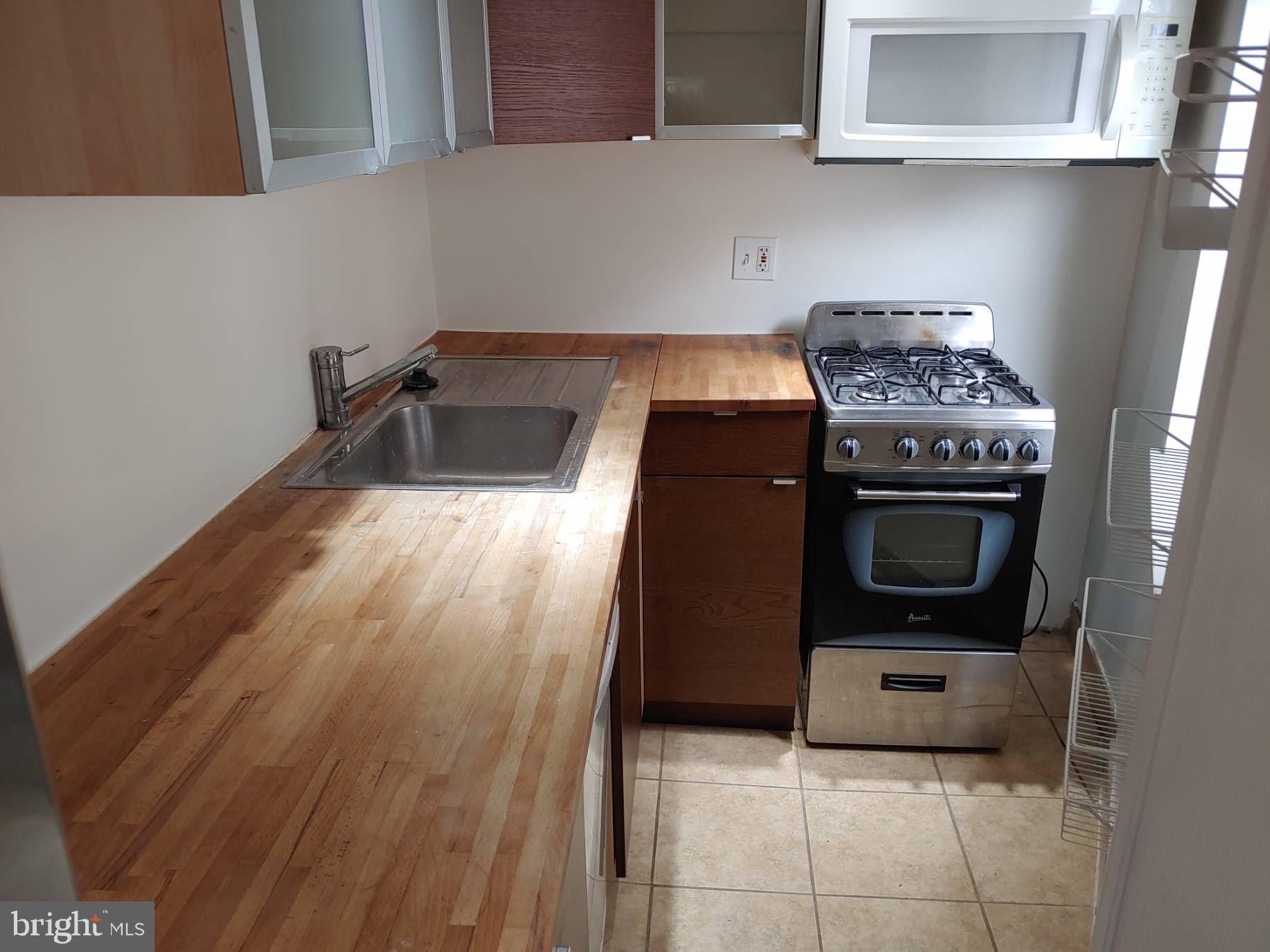 DICKINSON NARROWS - Residential Lease