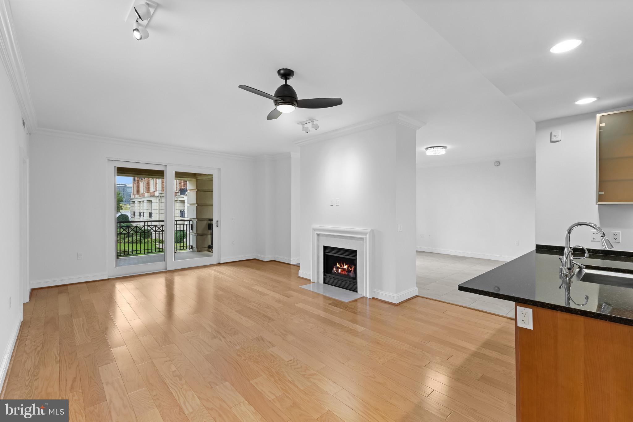 THE RITZ-CARLTON RESIDENCES - Residential Lease