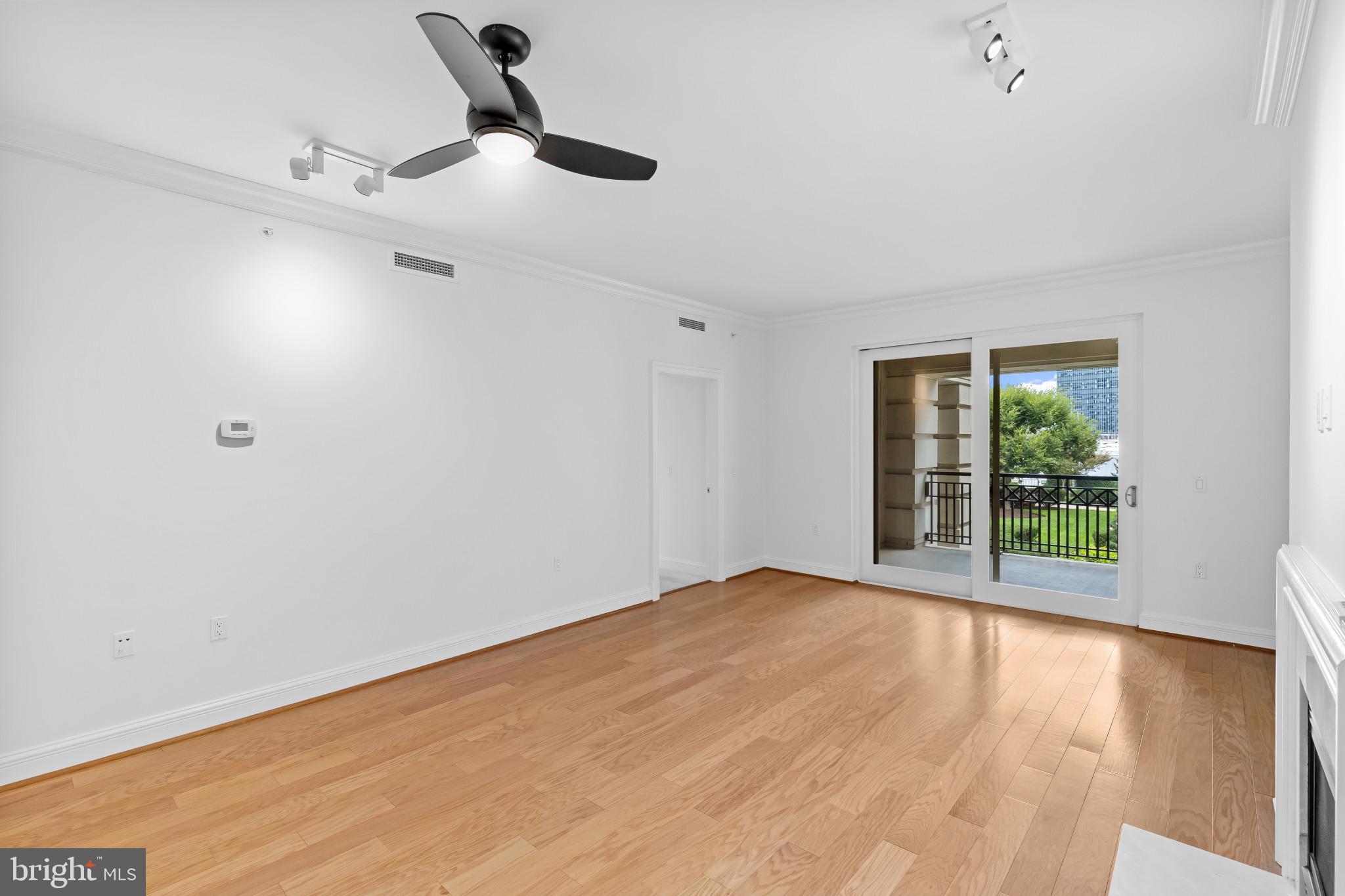 THE RITZ-CARLTON RESIDENCES - Residential Lease