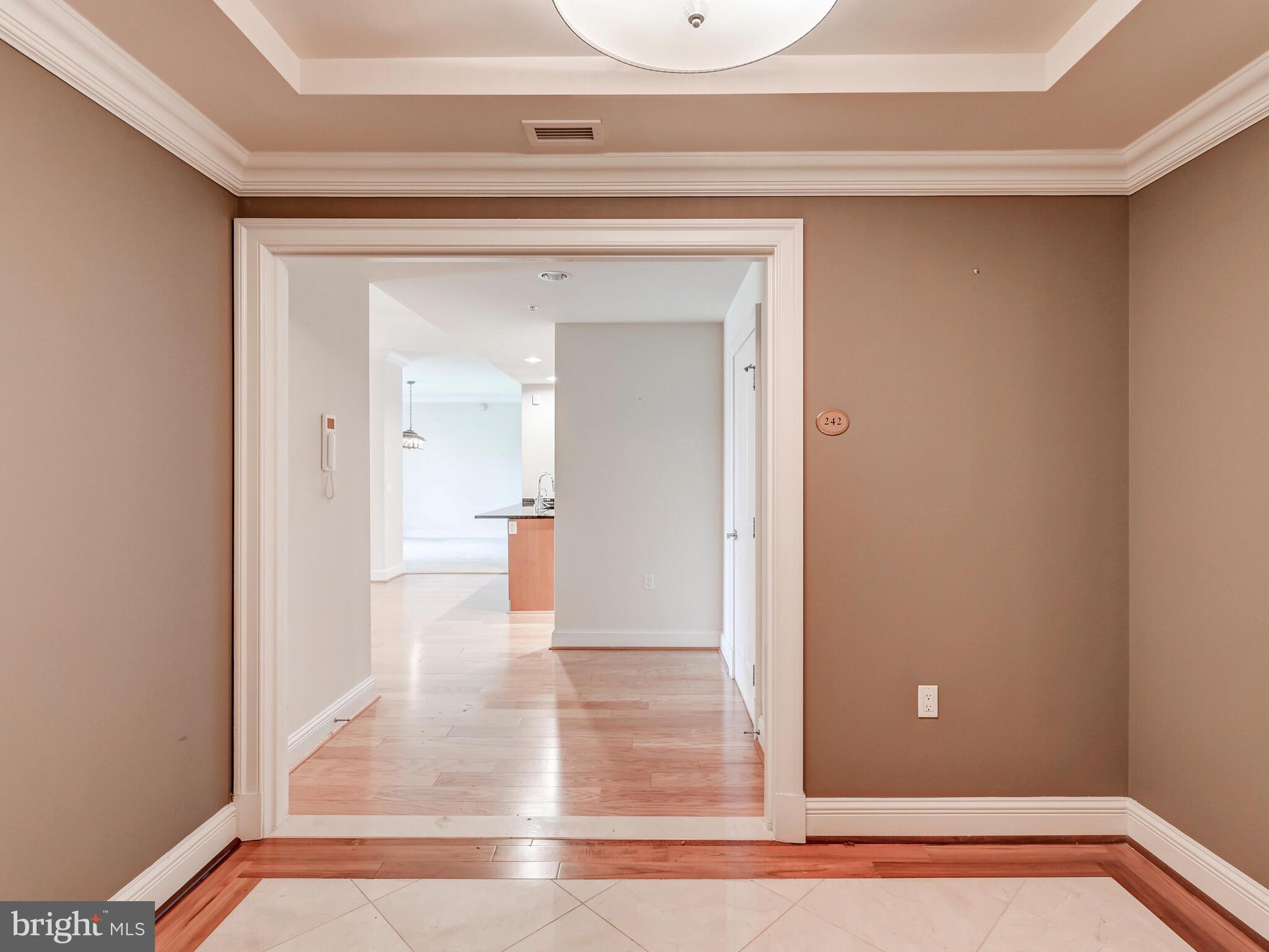 THE RITZ-CARLTON RESIDENCES - Residential Lease