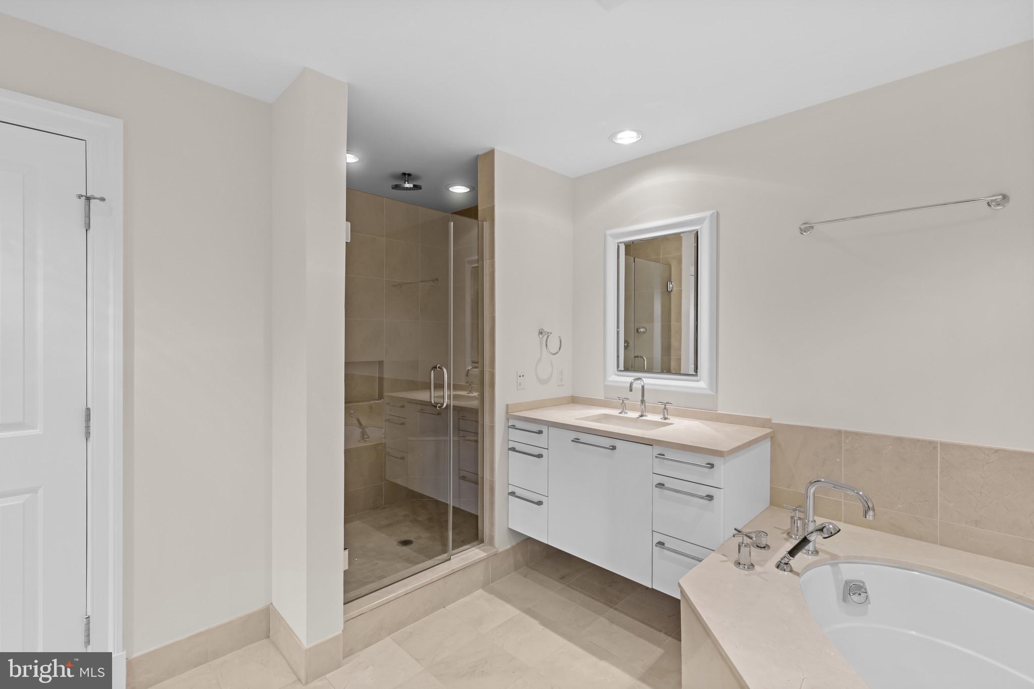 THE RITZ-CARLTON RESIDENCES - Residential Lease