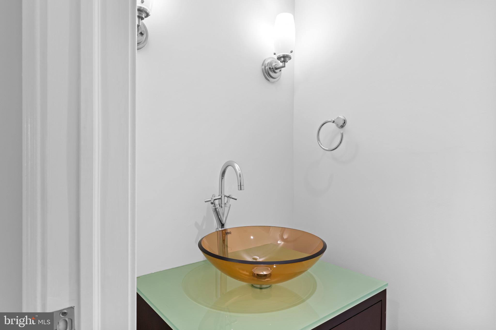 THE RITZ-CARLTON RESIDENCES - Residential Lease