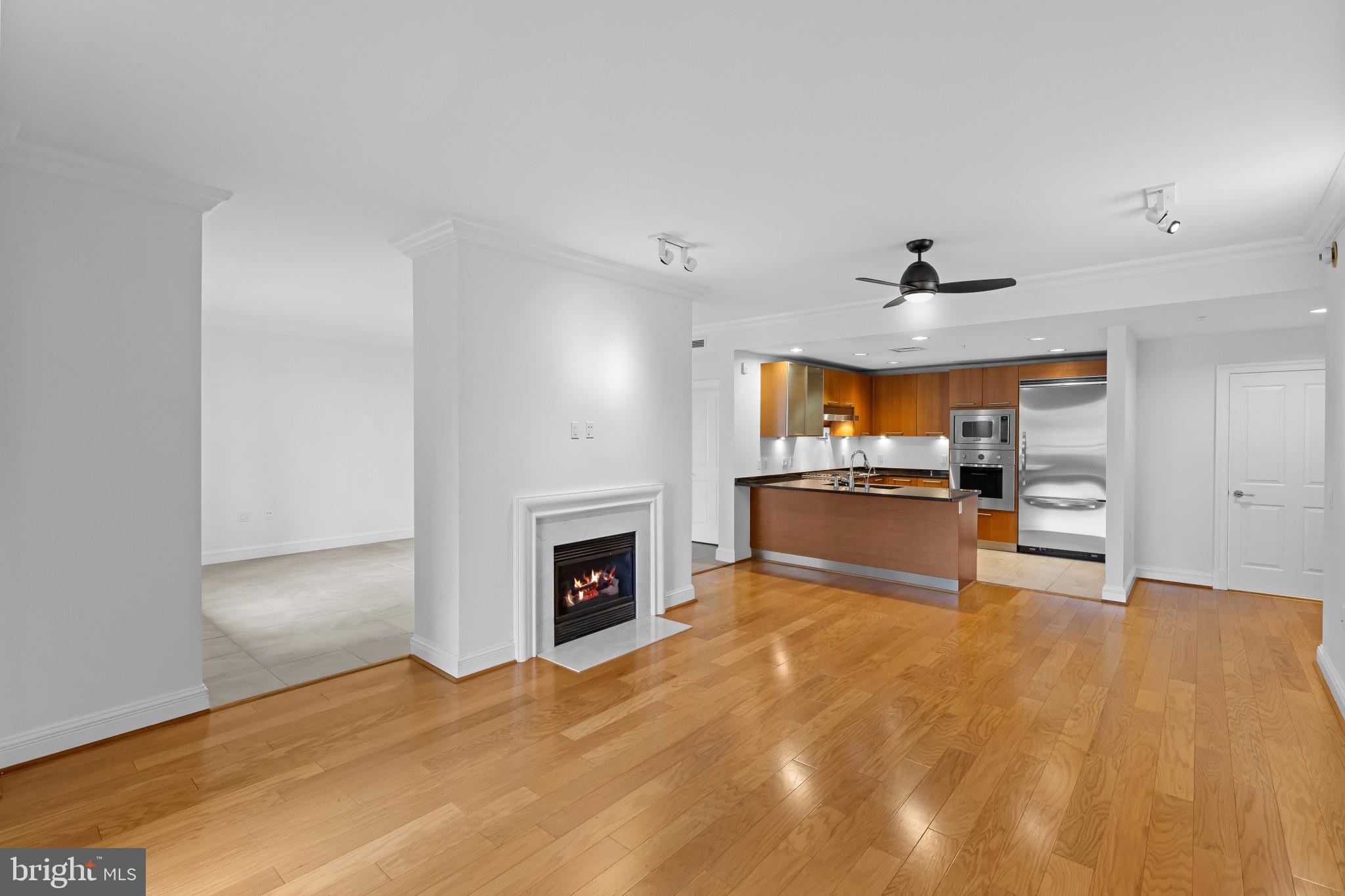 THE RITZ-CARLTON RESIDENCES - Residential Lease