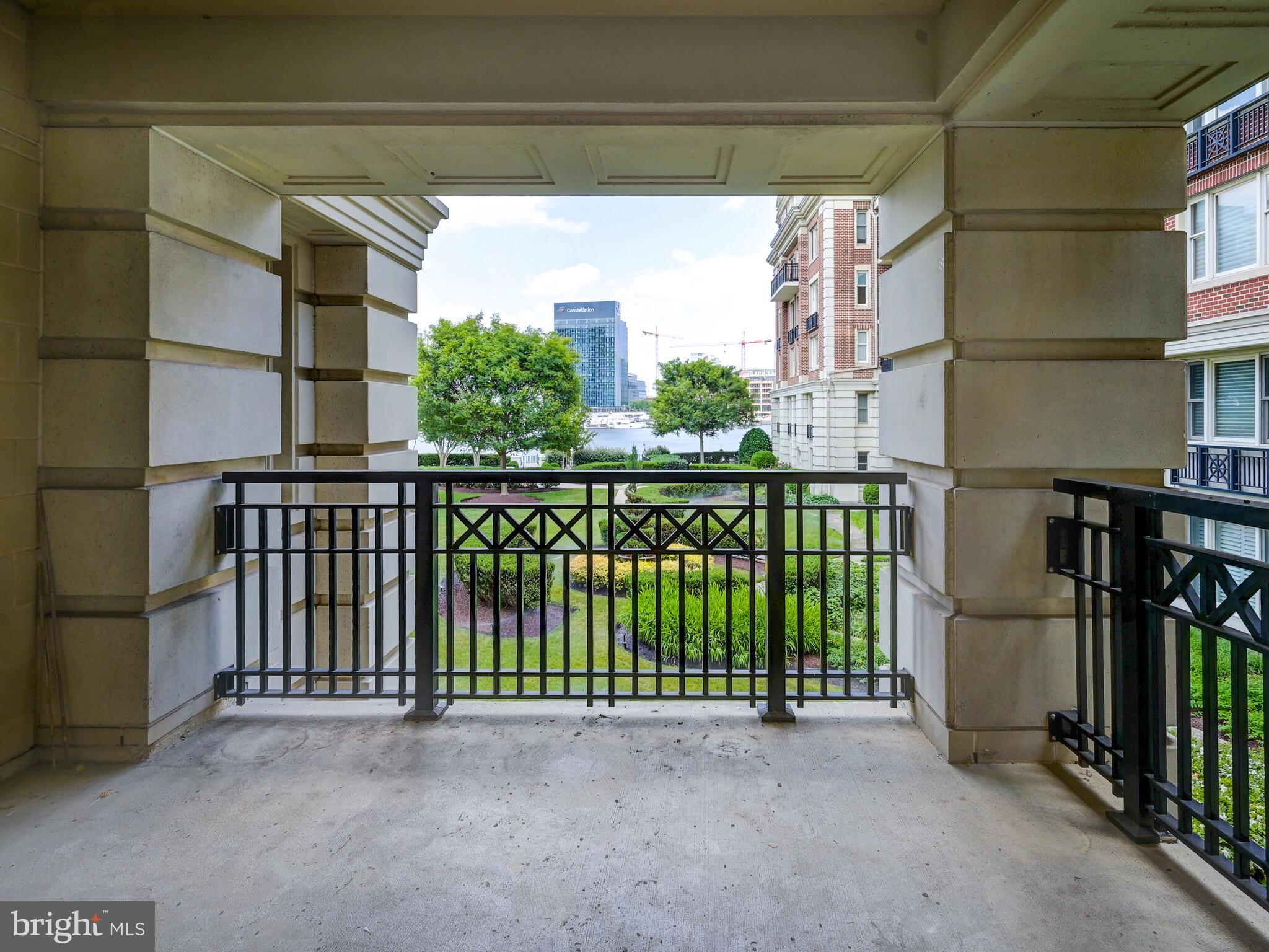 THE RITZ-CARLTON RESIDENCES - Residential Lease