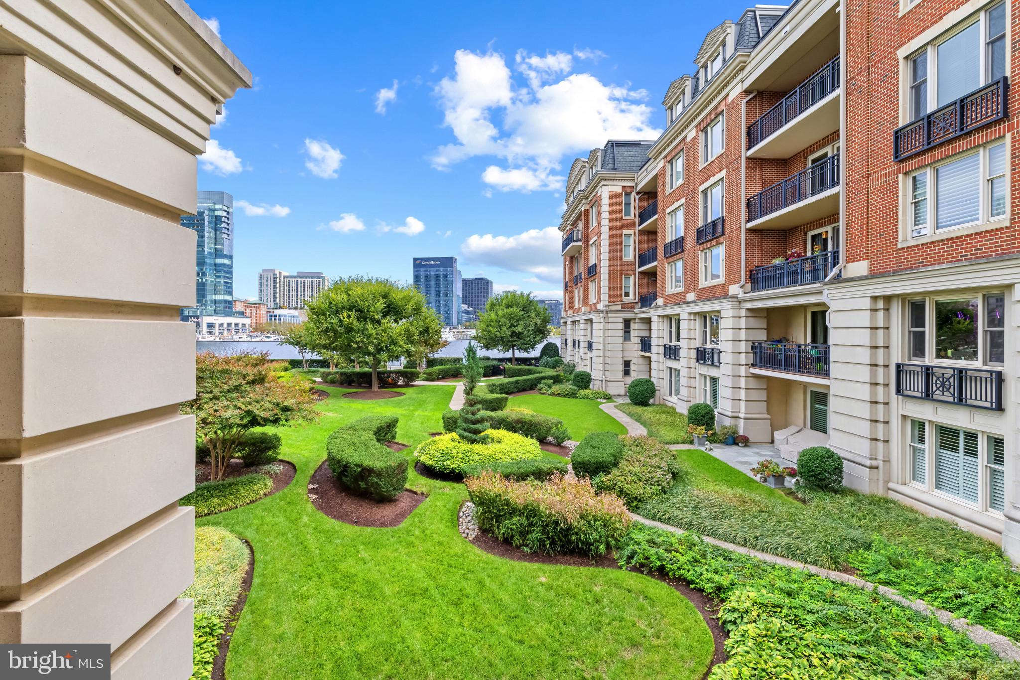 THE RITZ-CARLTON RESIDENCES - Residential Lease