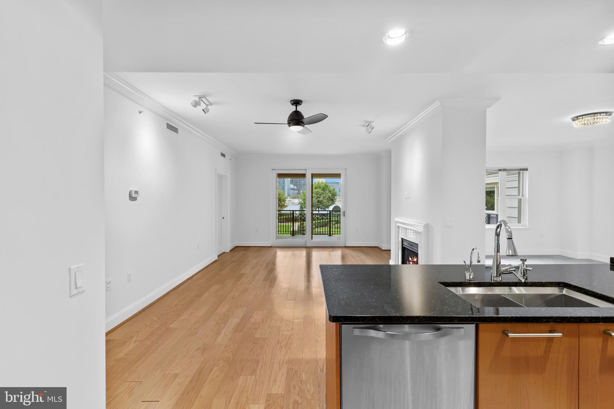 THE RITZ-CARLTON RESIDENCES - Residential Lease