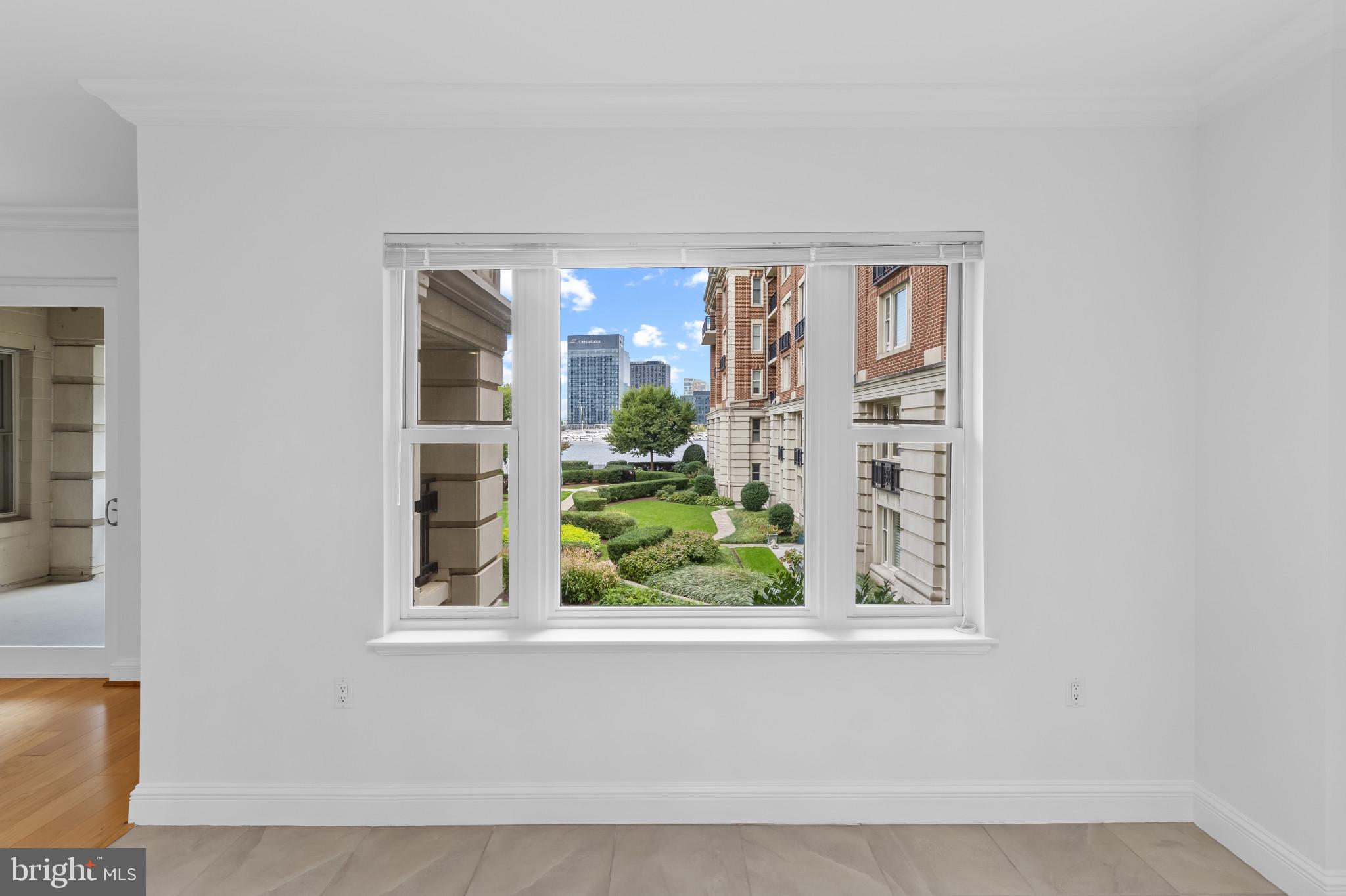 THE RITZ-CARLTON RESIDENCES - Residential Lease