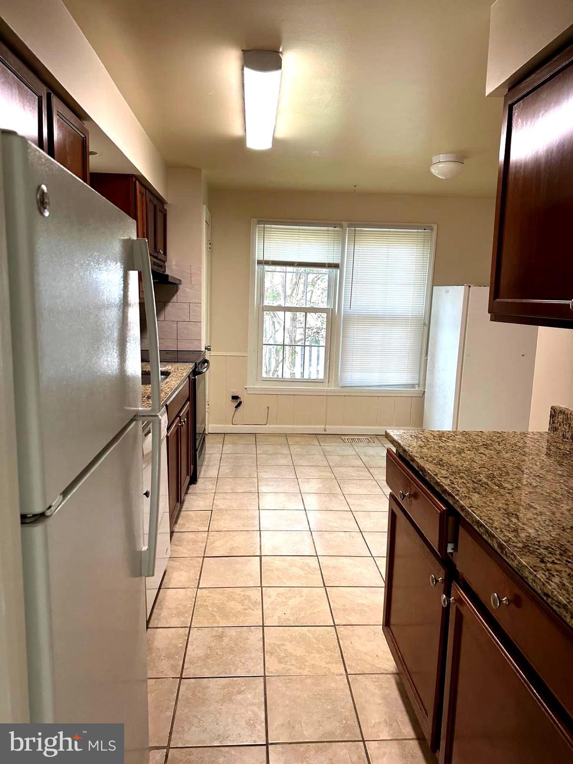 MT VERNON SQUARE - Residential Lease