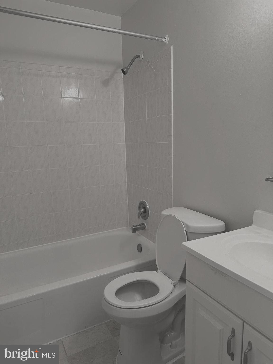 MT VERNON SQUARE - Residential Lease