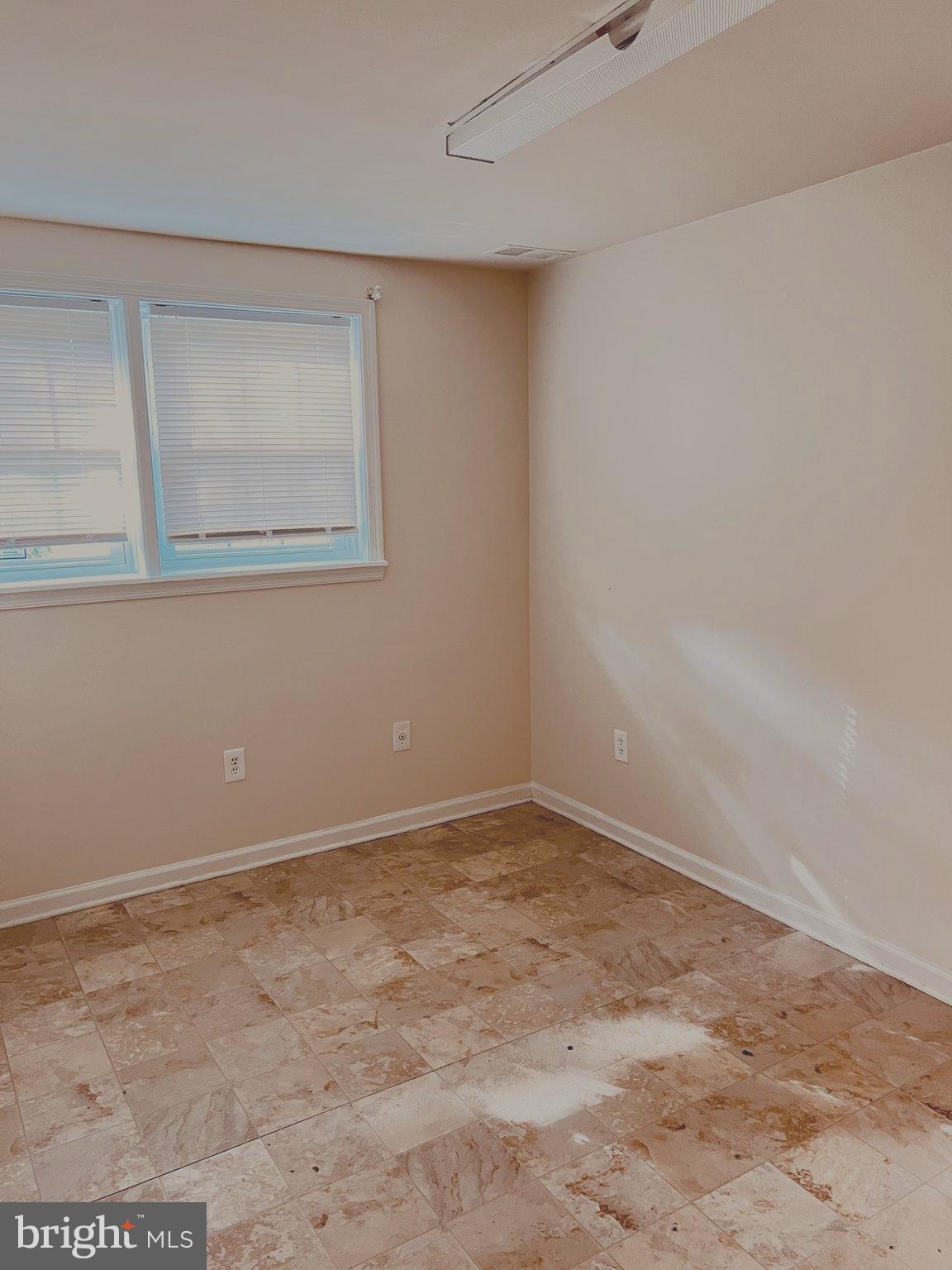 MT VERNON SQUARE - Residential Lease