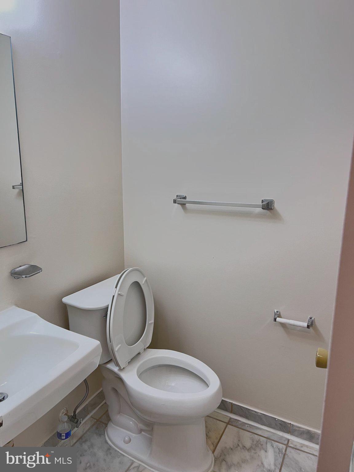 MT VERNON SQUARE - Residential Lease