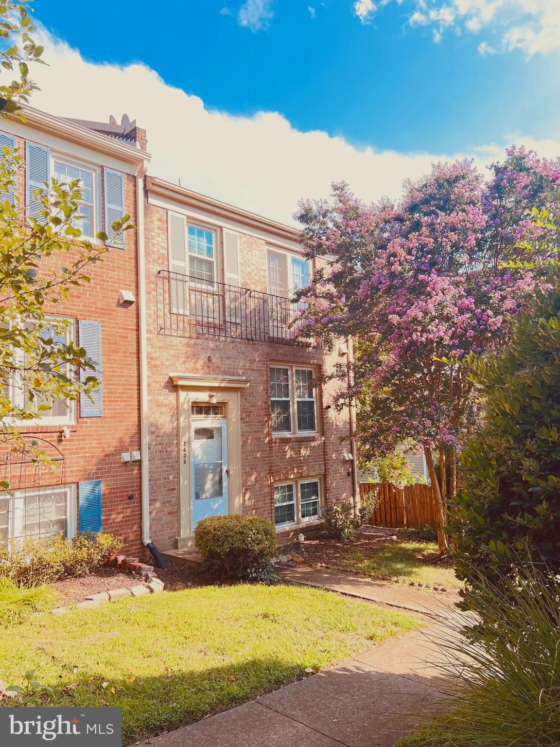 MT VERNON SQUARE - Residential Lease