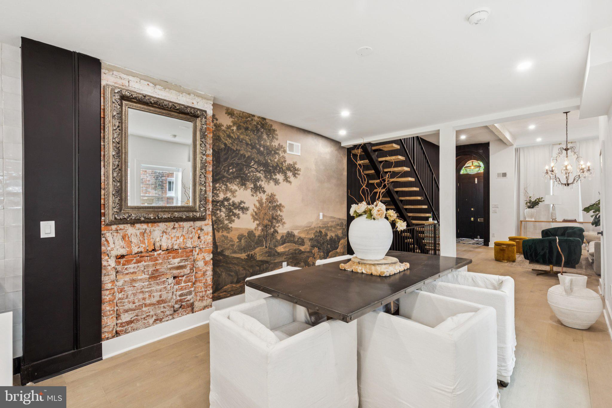 ART MUSEUM AREA - Residential