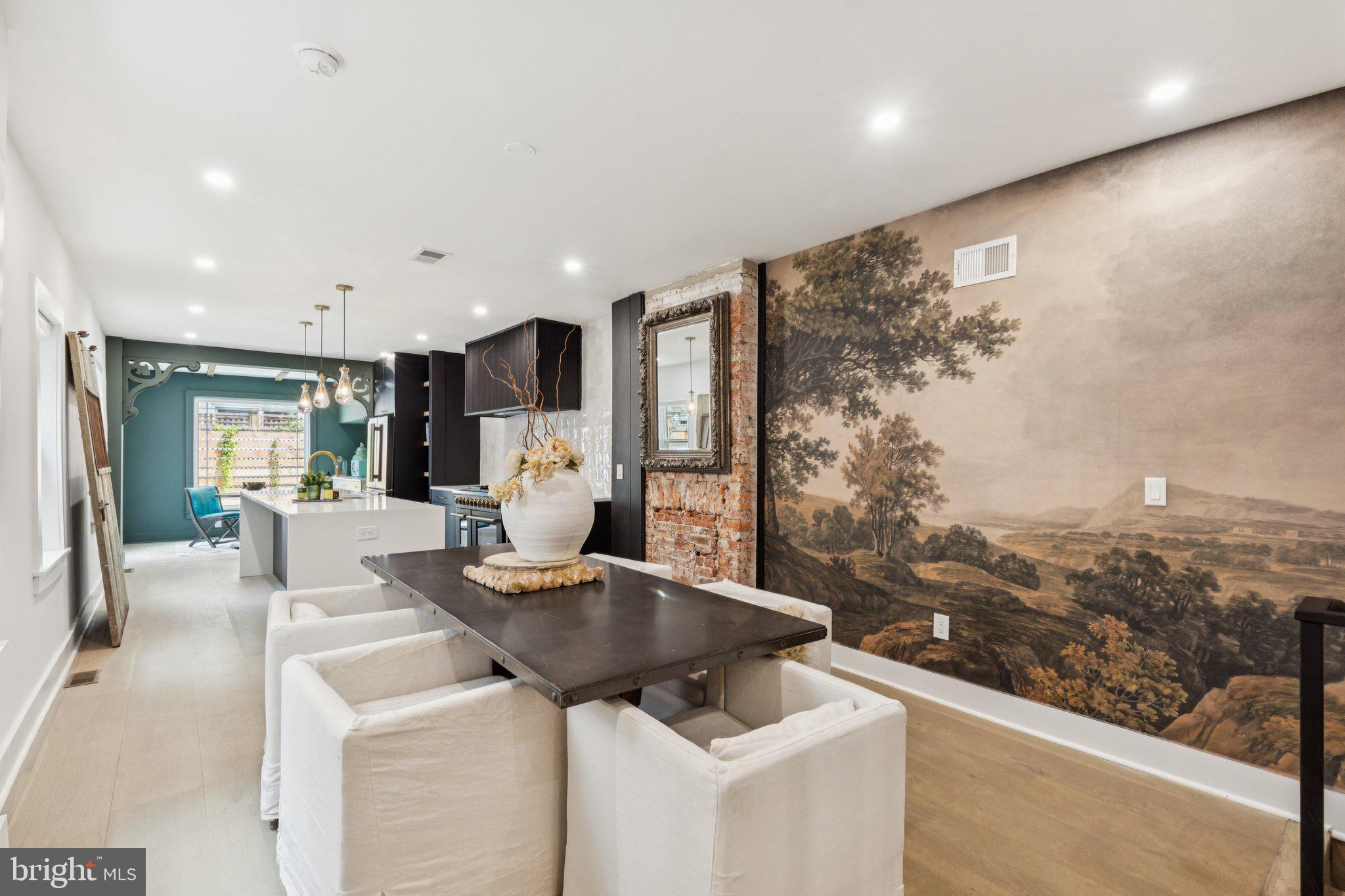 ART MUSEUM AREA - Residential