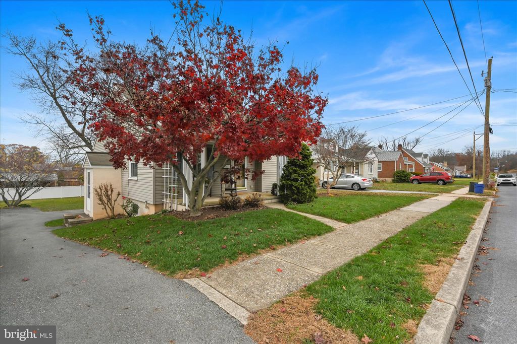 Photo of 223 Lemon Street, ELIZABETHTOWN, PA 17022 (MLS # PALA2080040)