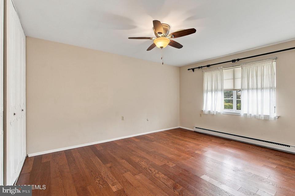 33 GRAMERCY LANE