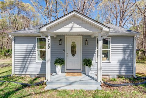 Photo of 782 Mount Ararat Road, CLARKSVILLE, VA 23927 (MLS # VAMB2000098)