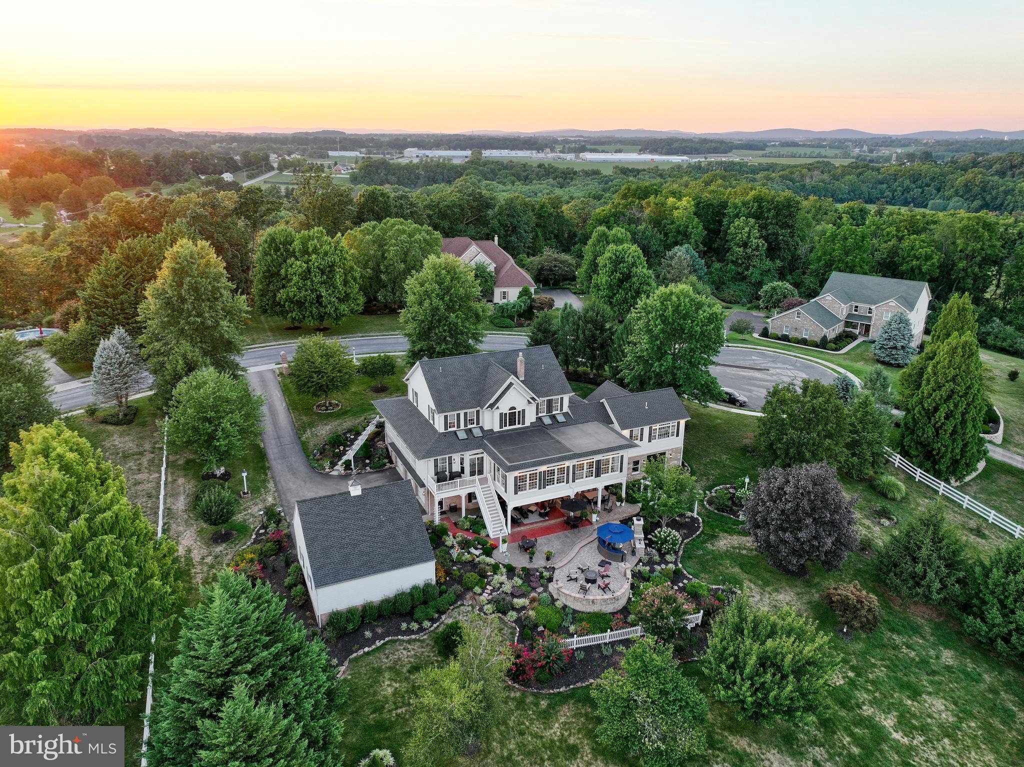 COUNTRY MANOR ESTATES - Residential