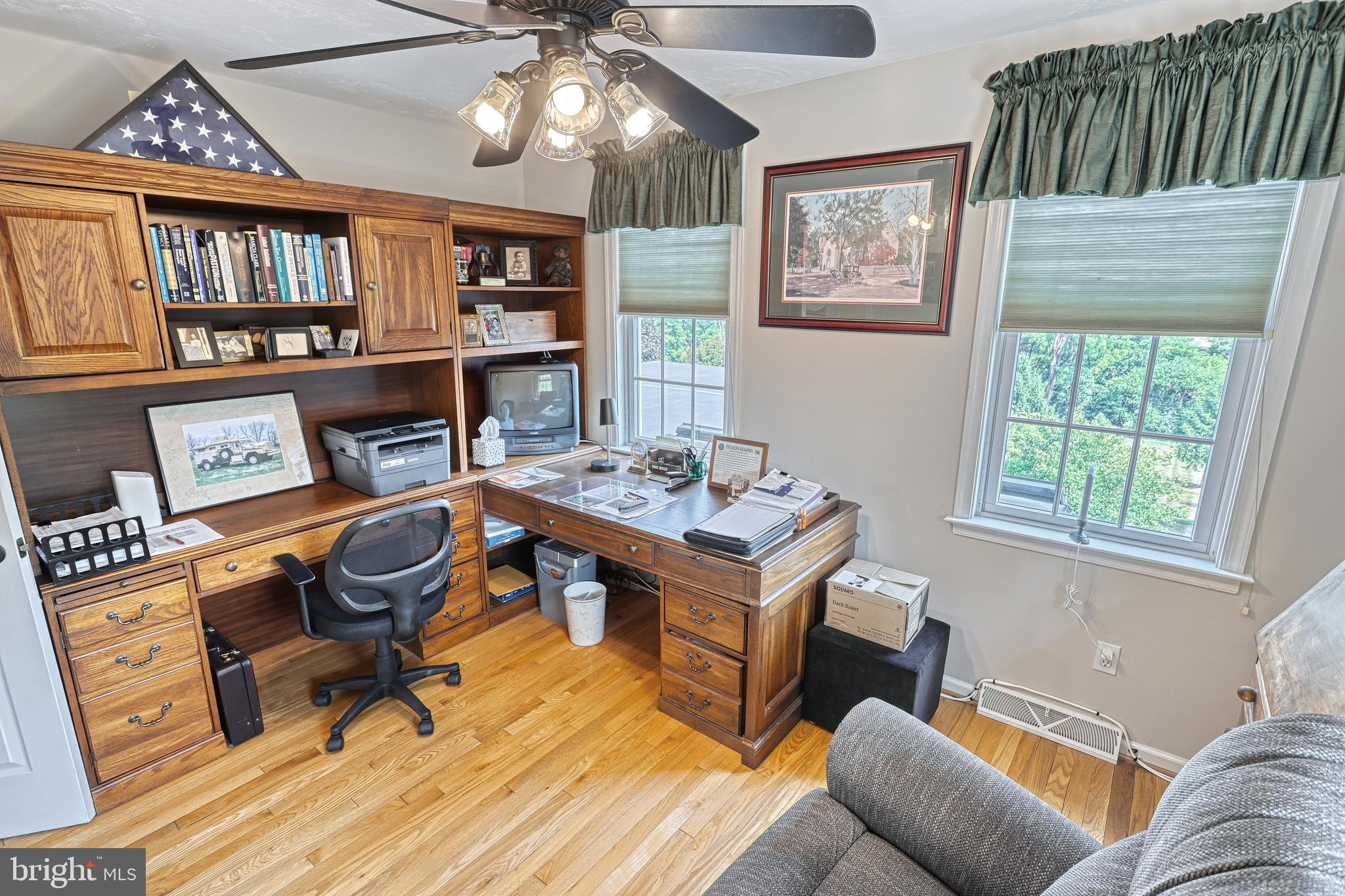 COUNTRY MANOR ESTATES - Residential