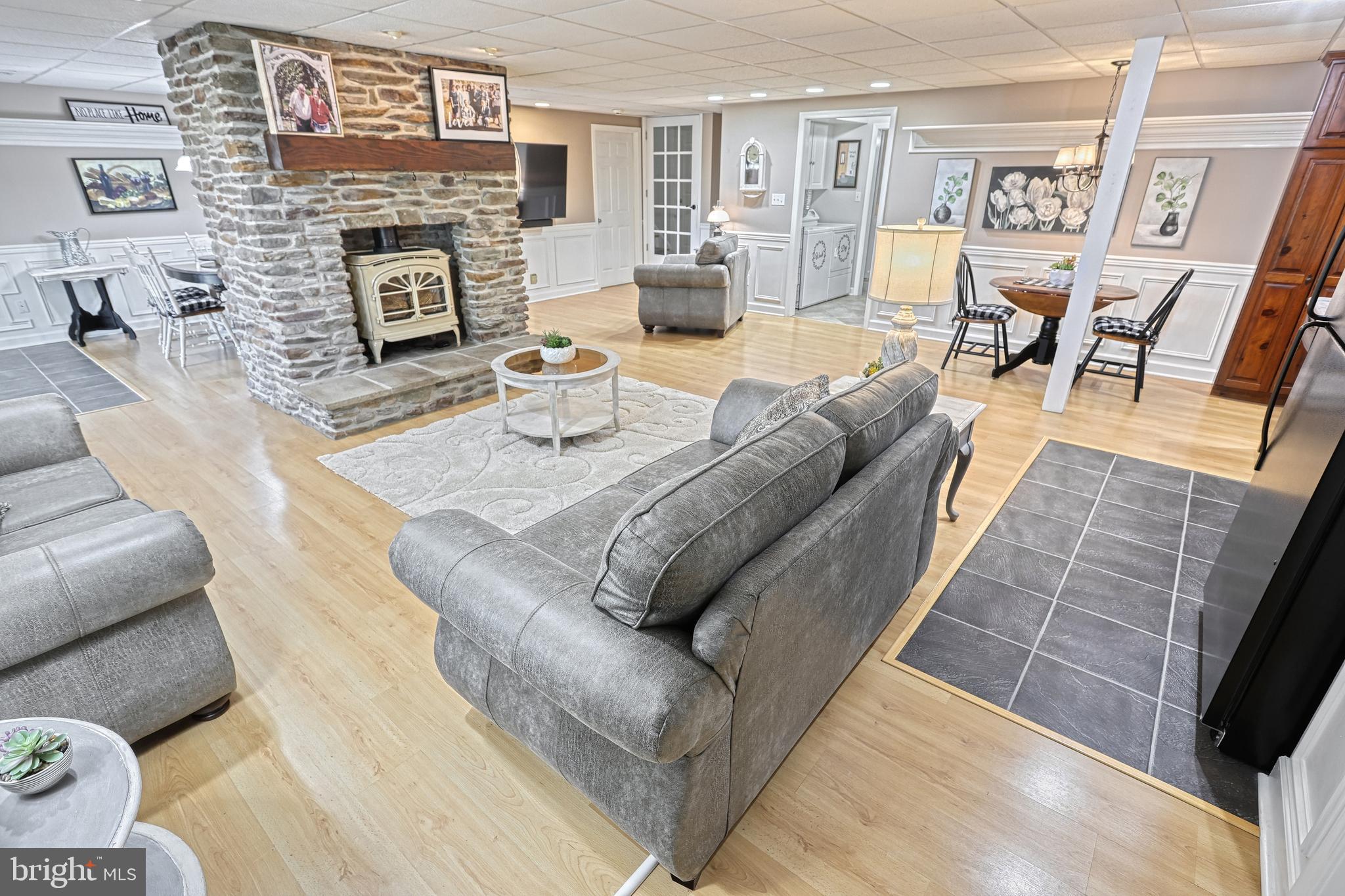 COUNTRY MANOR ESTATES - Residential