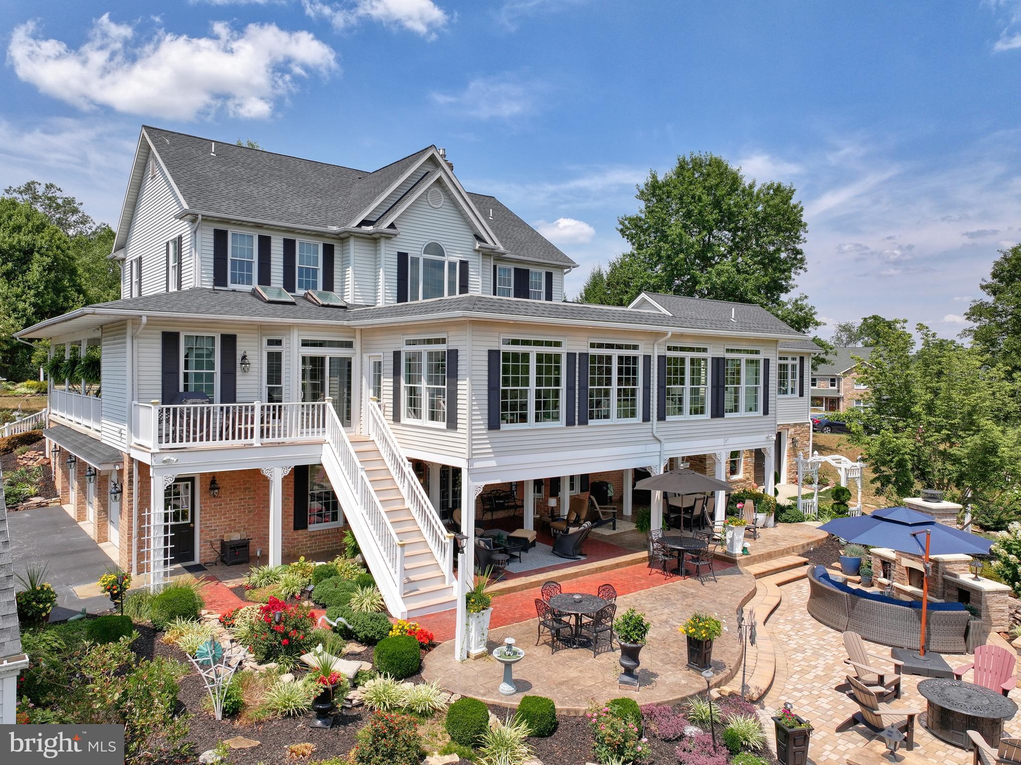 1709 COUNTRY MANOR DRIVE