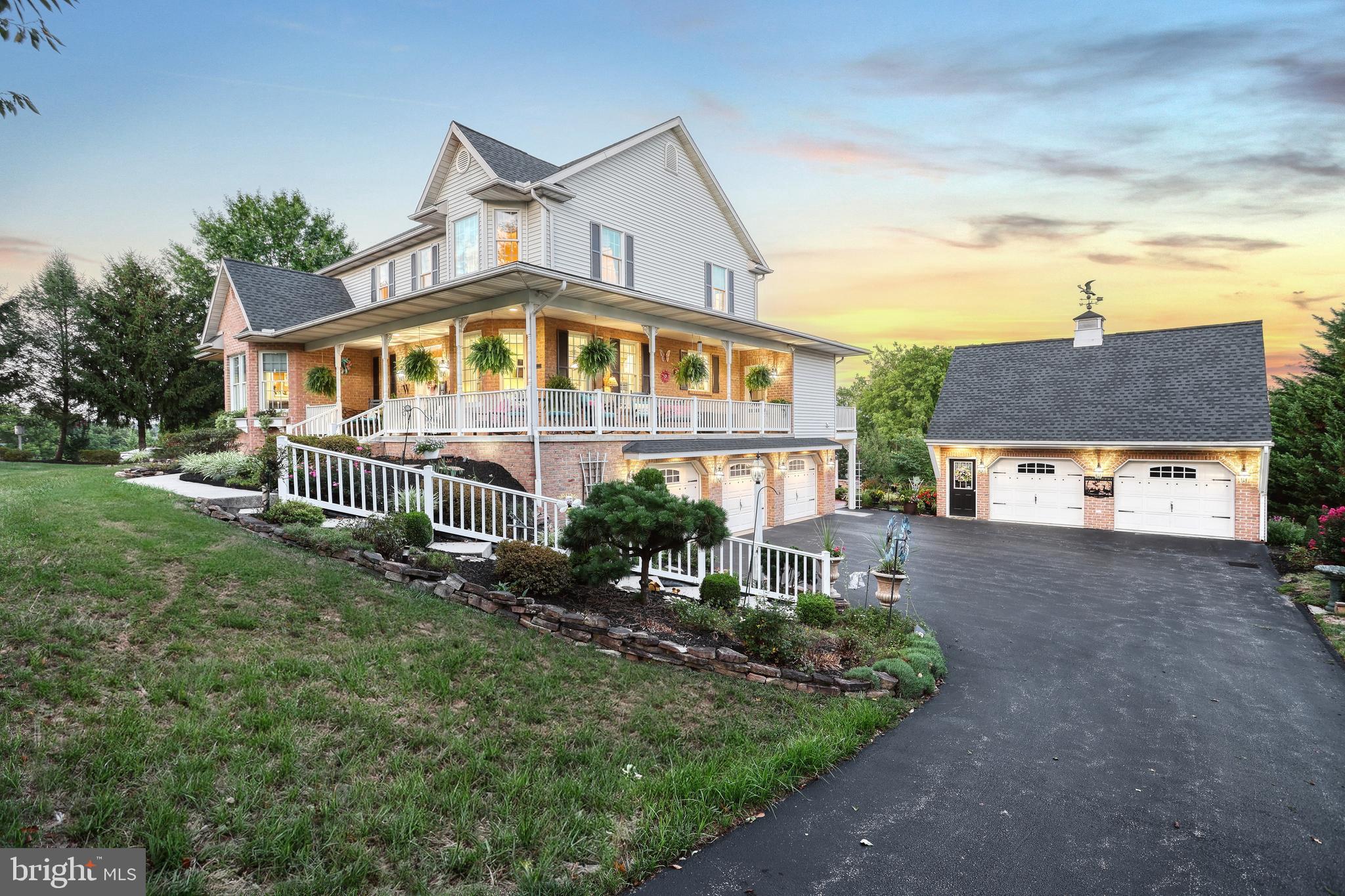 1709 COUNTRY MANOR DRIVE