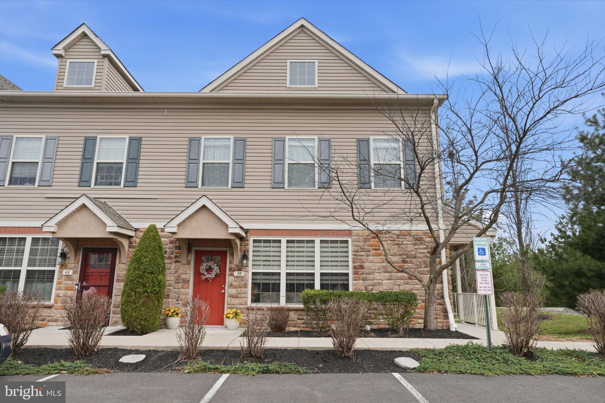 EMERALD WALK - Residential