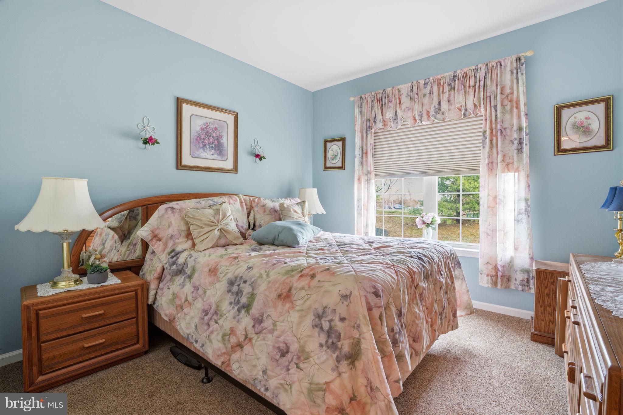 EMERALD WALK - Residential