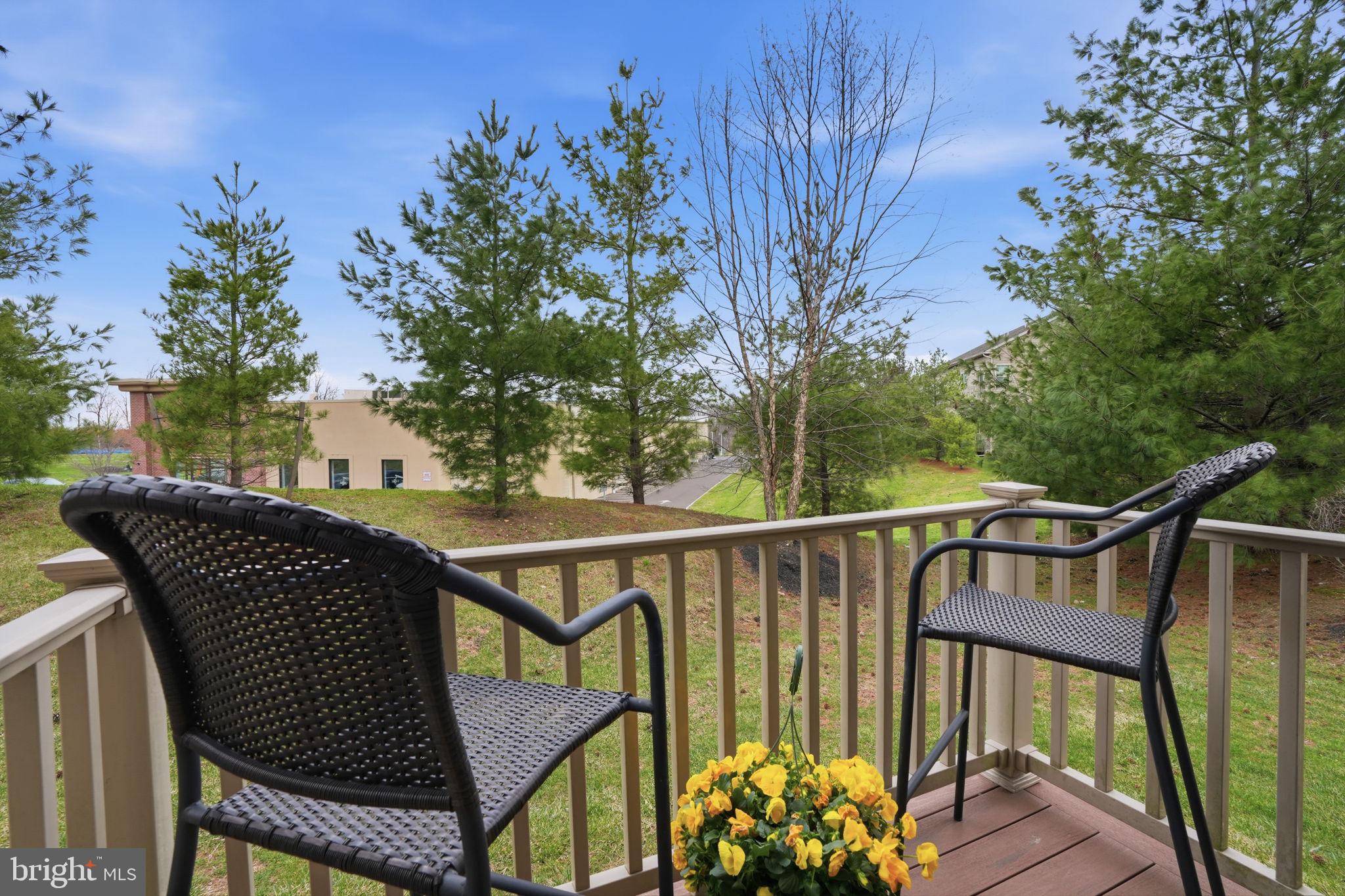 EMERALD WALK - Residential