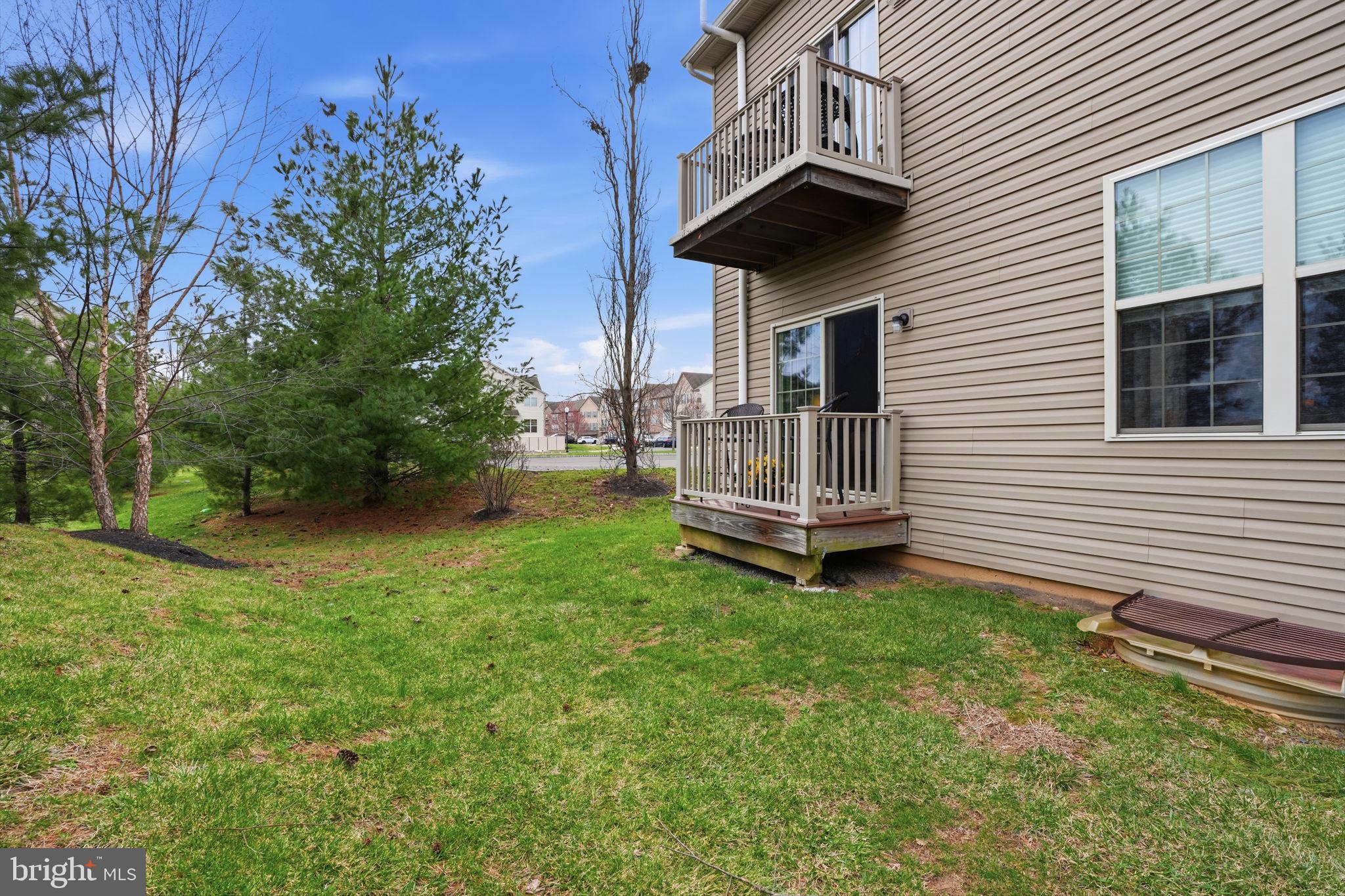 EMERALD WALK - Residential