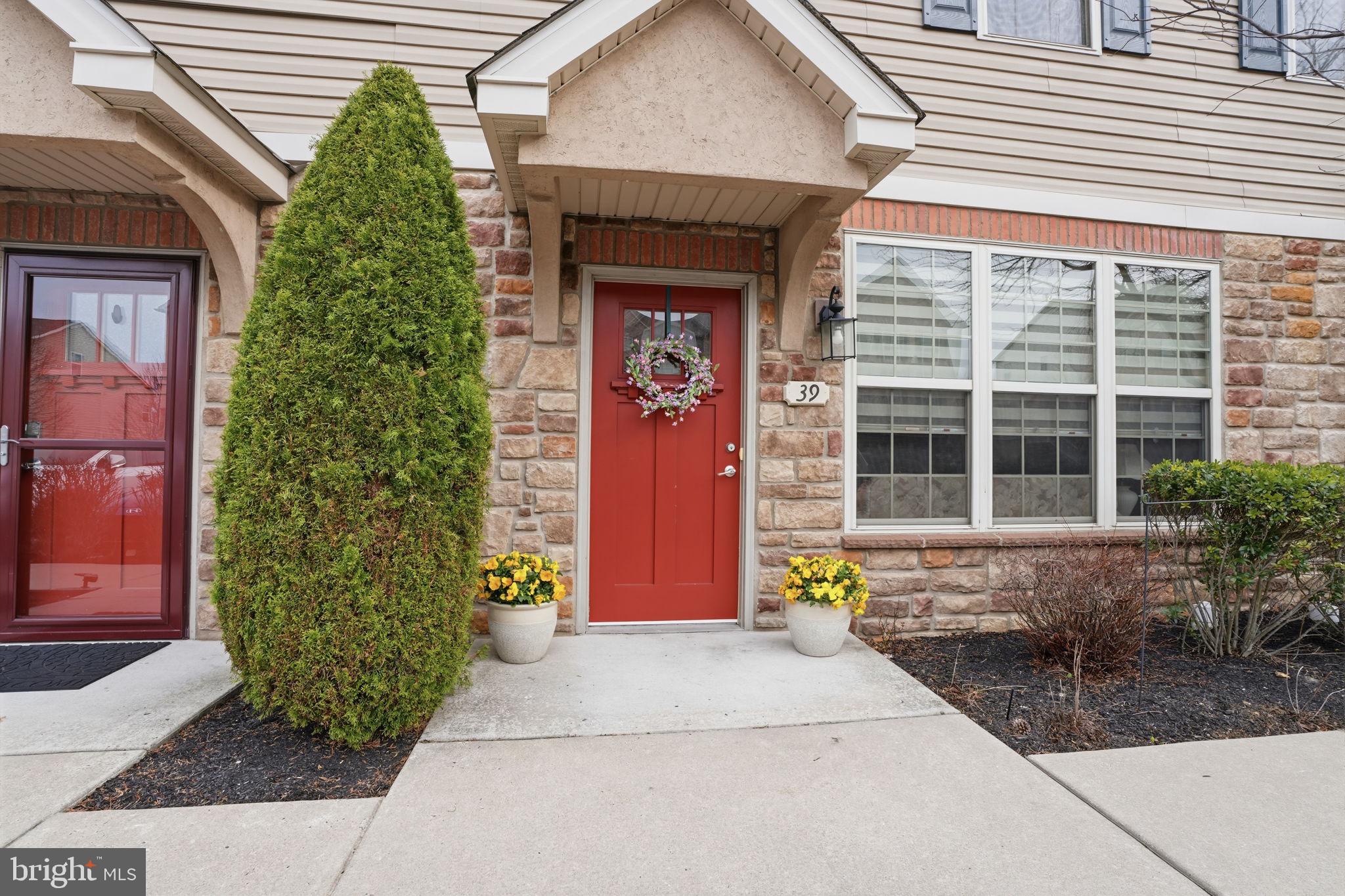 EMERALD WALK - Residential