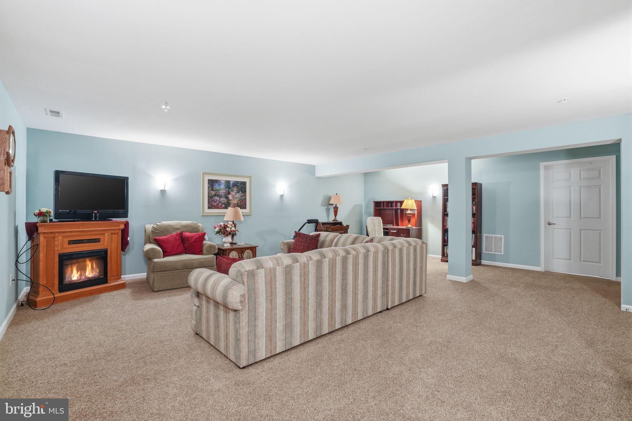 EMERALD WALK - Residential