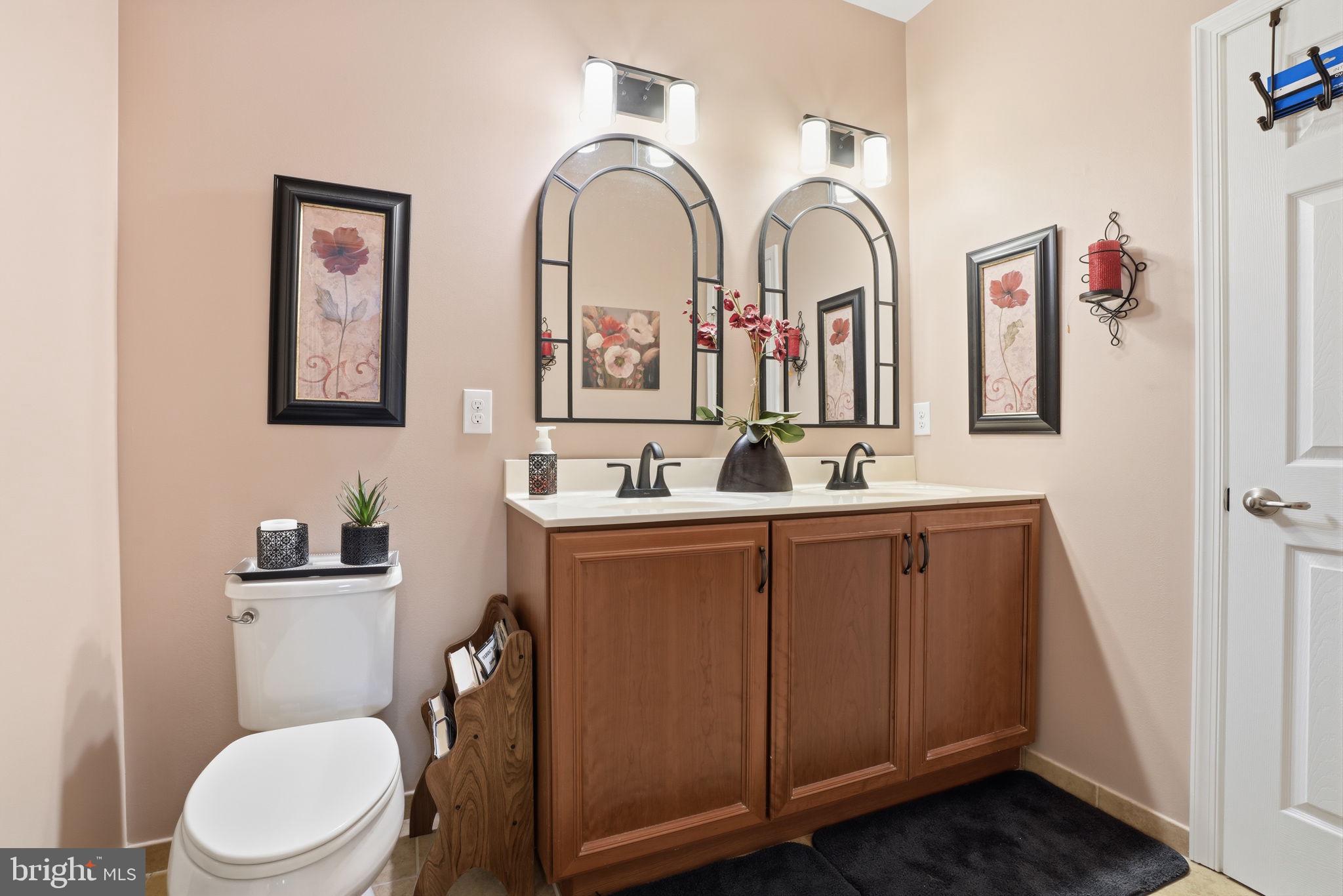 EMERALD WALK - Residential