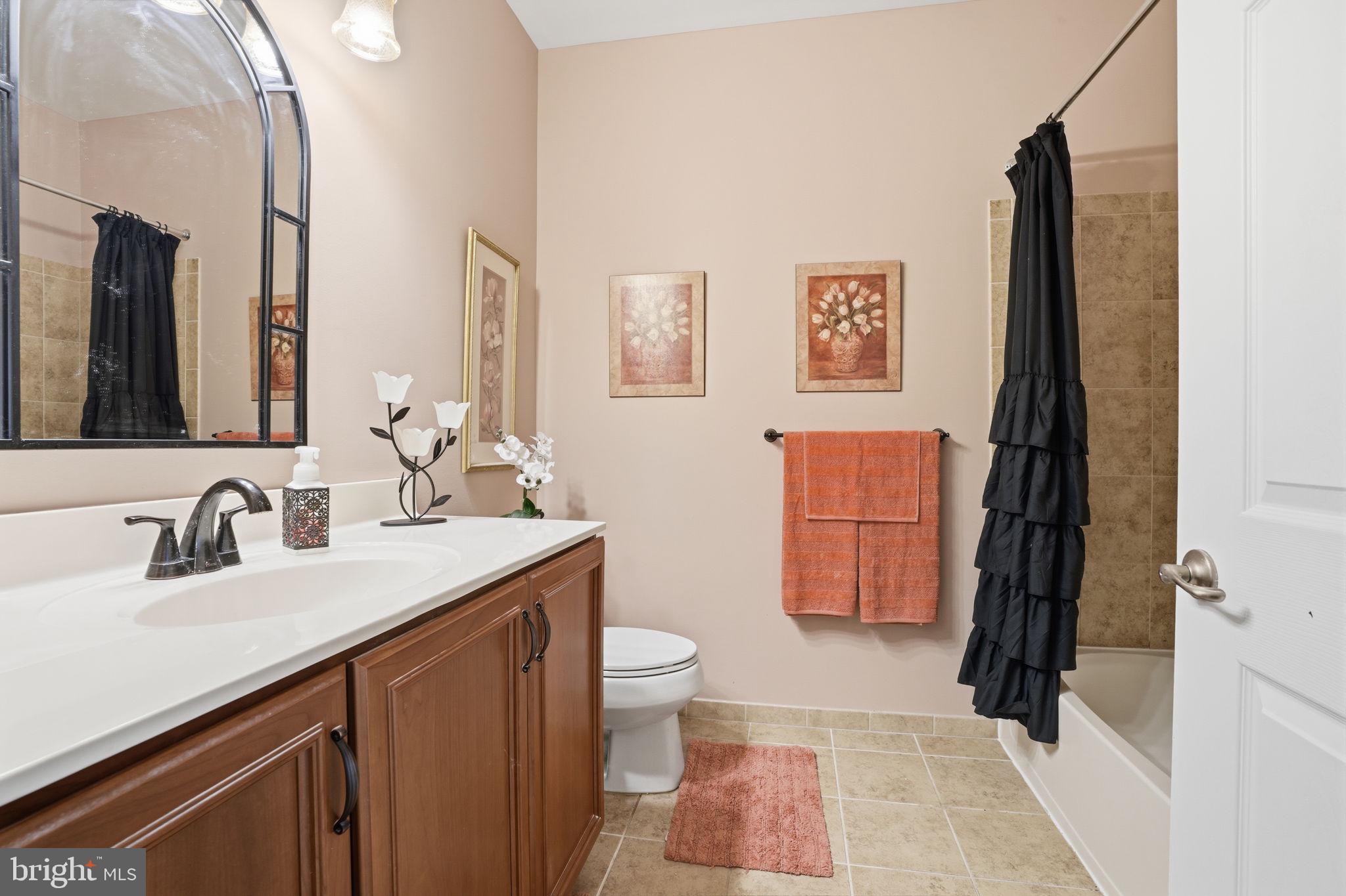 EMERALD WALK - Residential