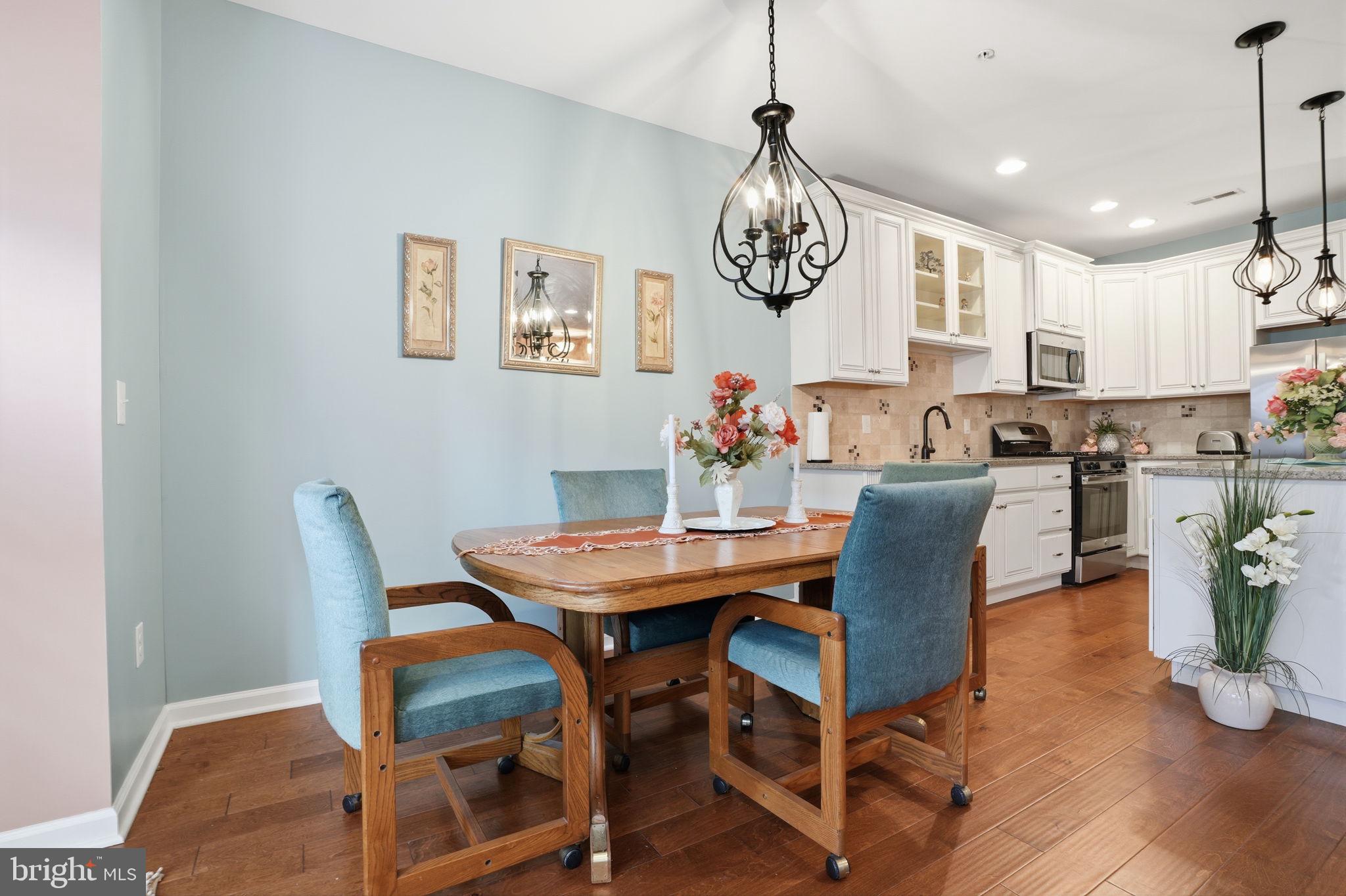 EMERALD WALK - Residential