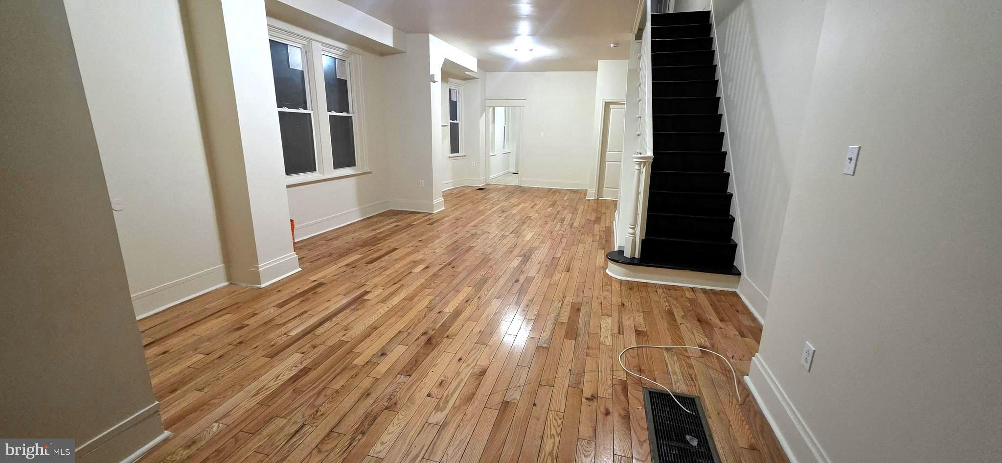 4527 N CARLISLE STREET