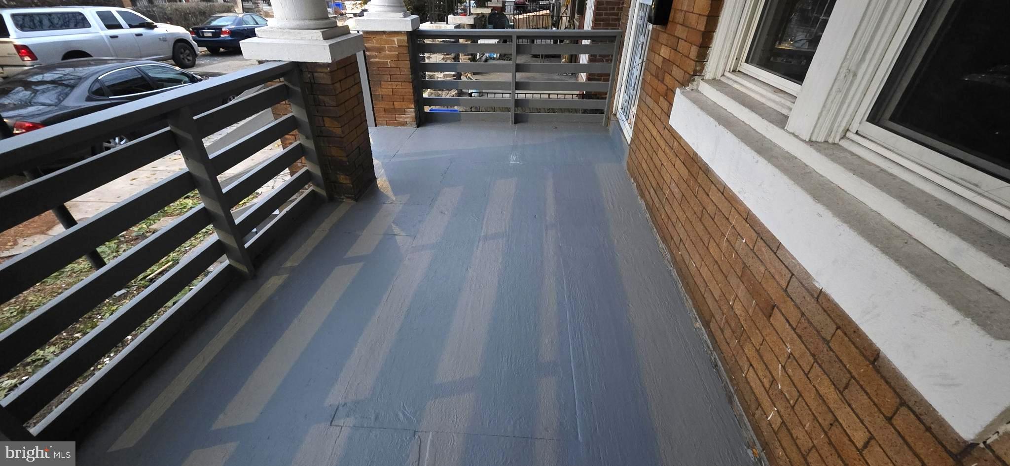 4527 N CARLISLE STREET