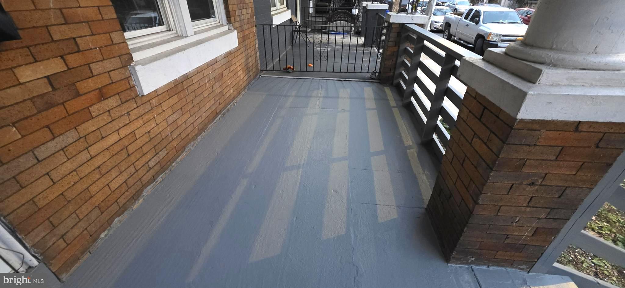 4527 N CARLISLE STREET