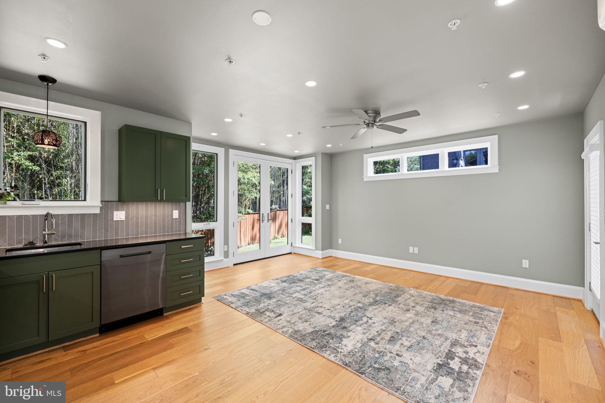 CHEVY CHASE - Residential