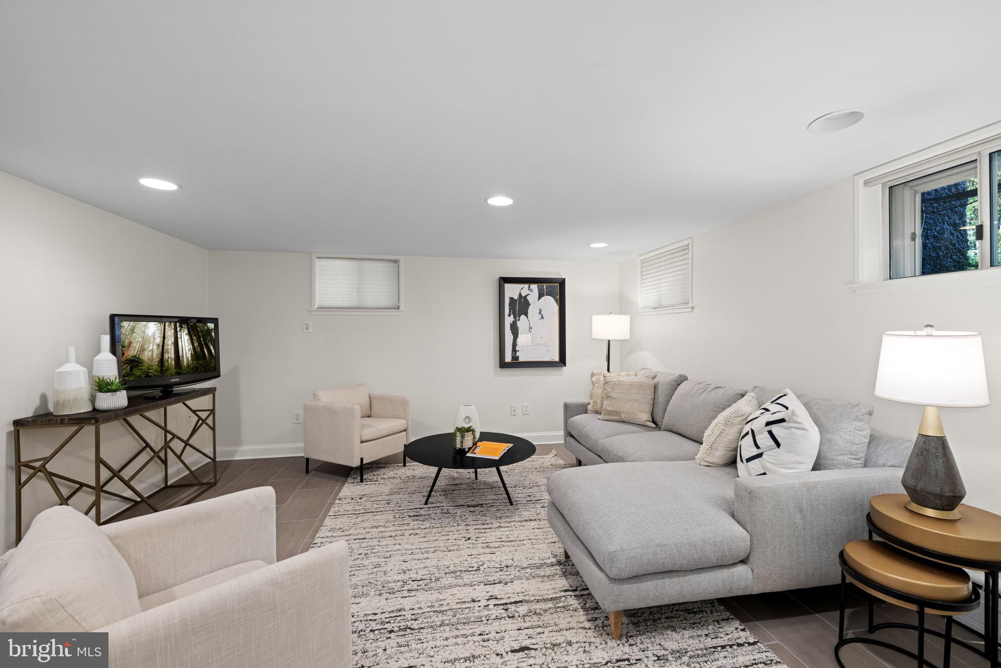 CHEVY CHASE - Residential