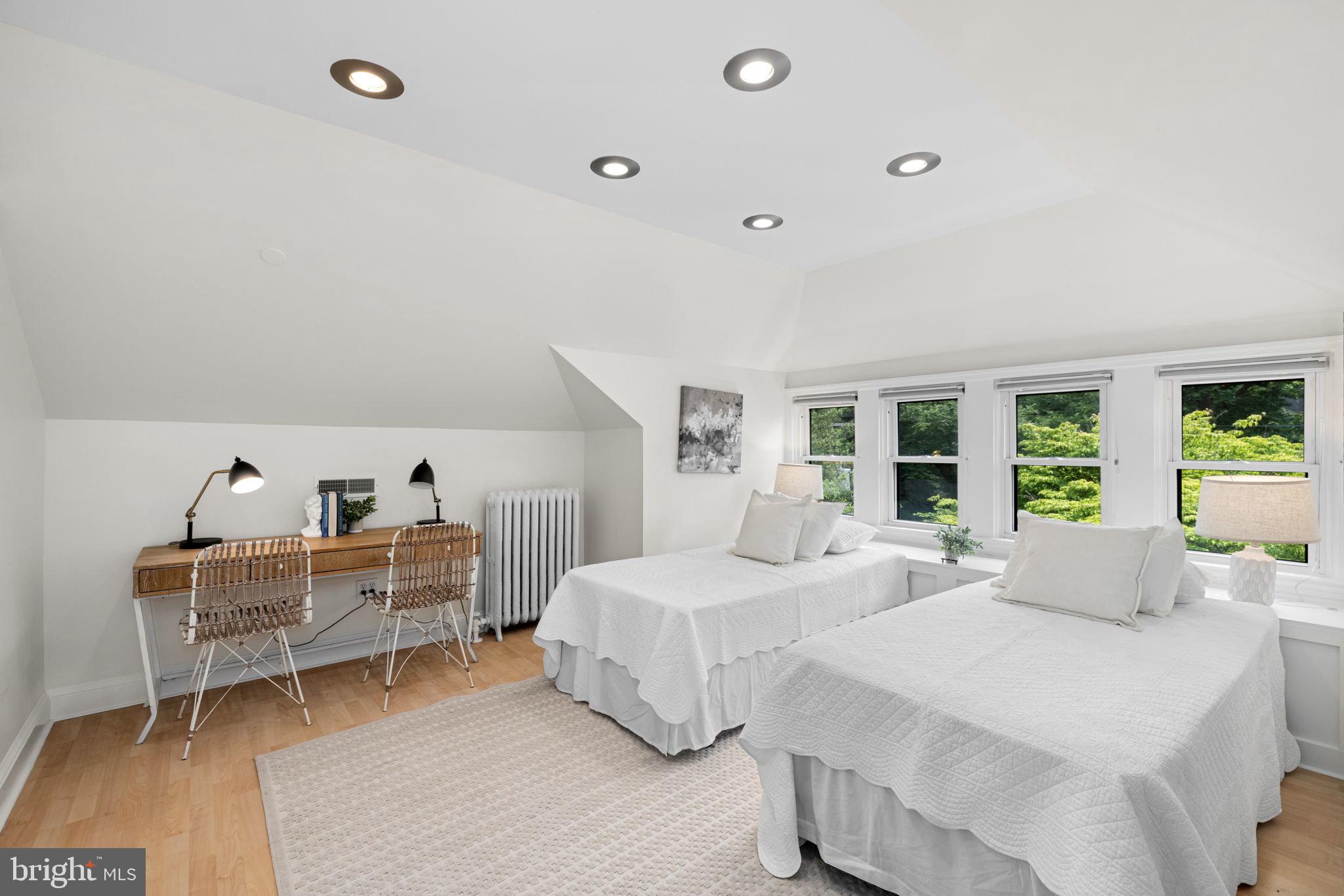 CHEVY CHASE - Residential
