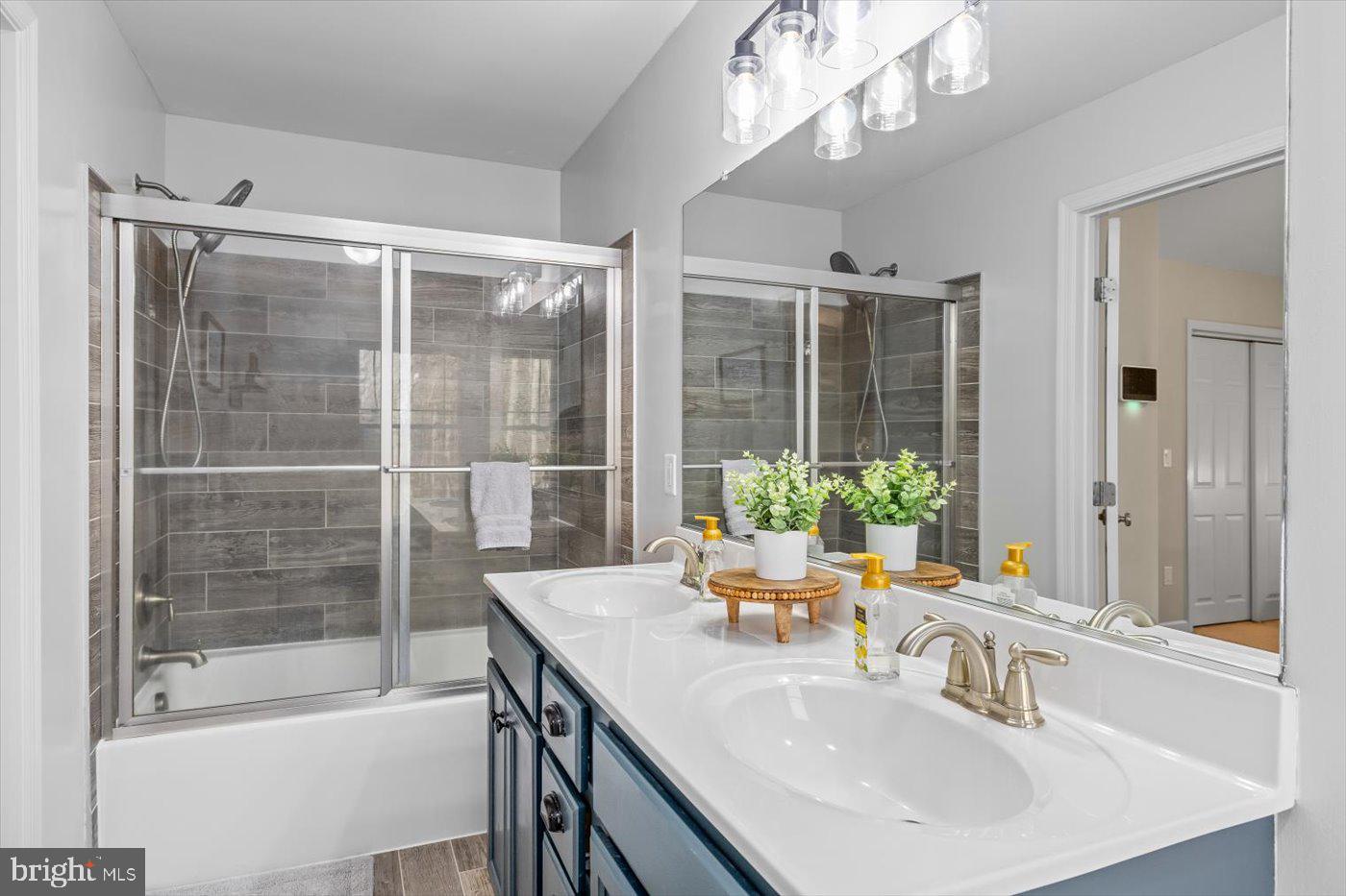 LAKE WILDERNESS - Residential